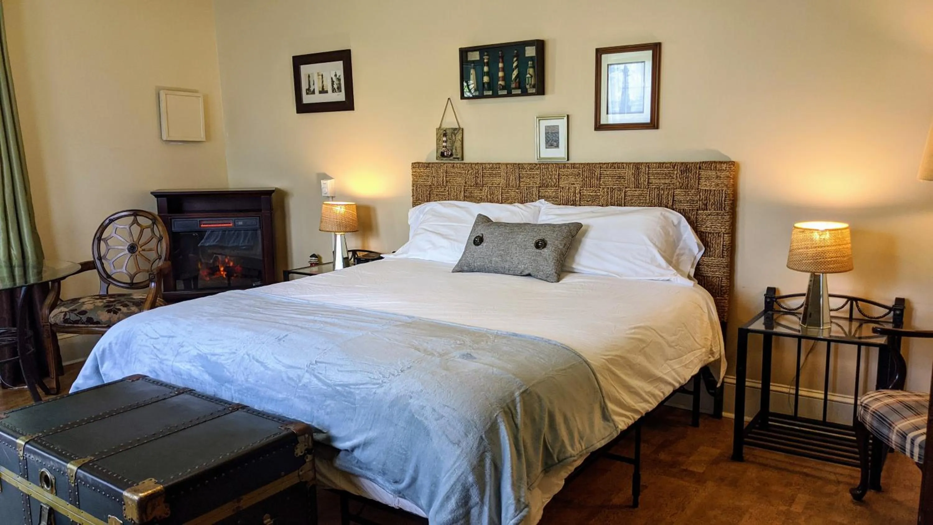 Bed in Garden and Sea Inn