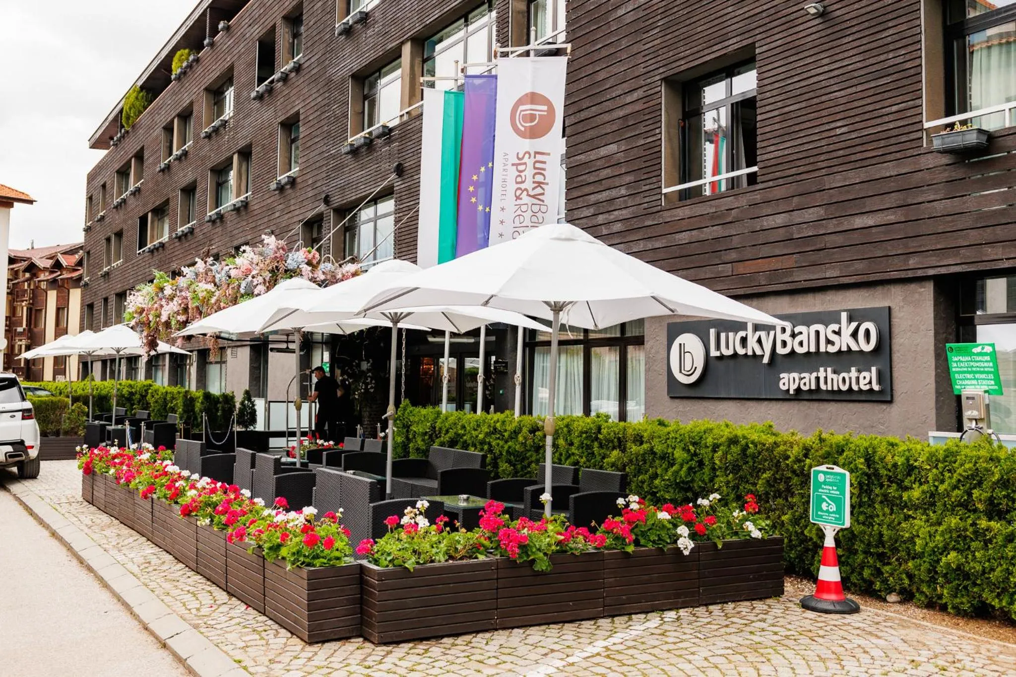 Property building in Lucky Bansko Aparthotel SPA & Relax