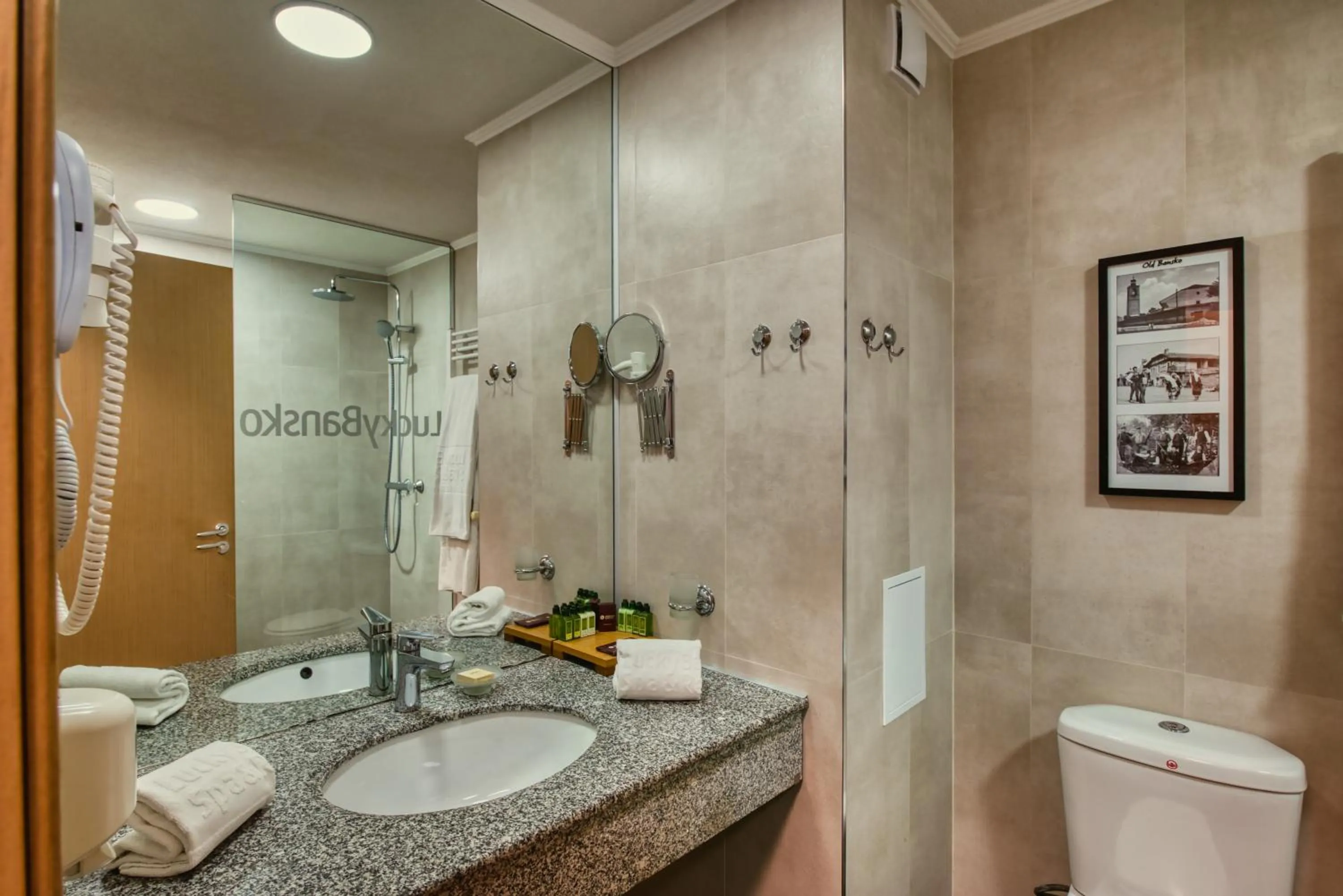 Shower in Lucky Bansko Aparthotel SPA & Relax