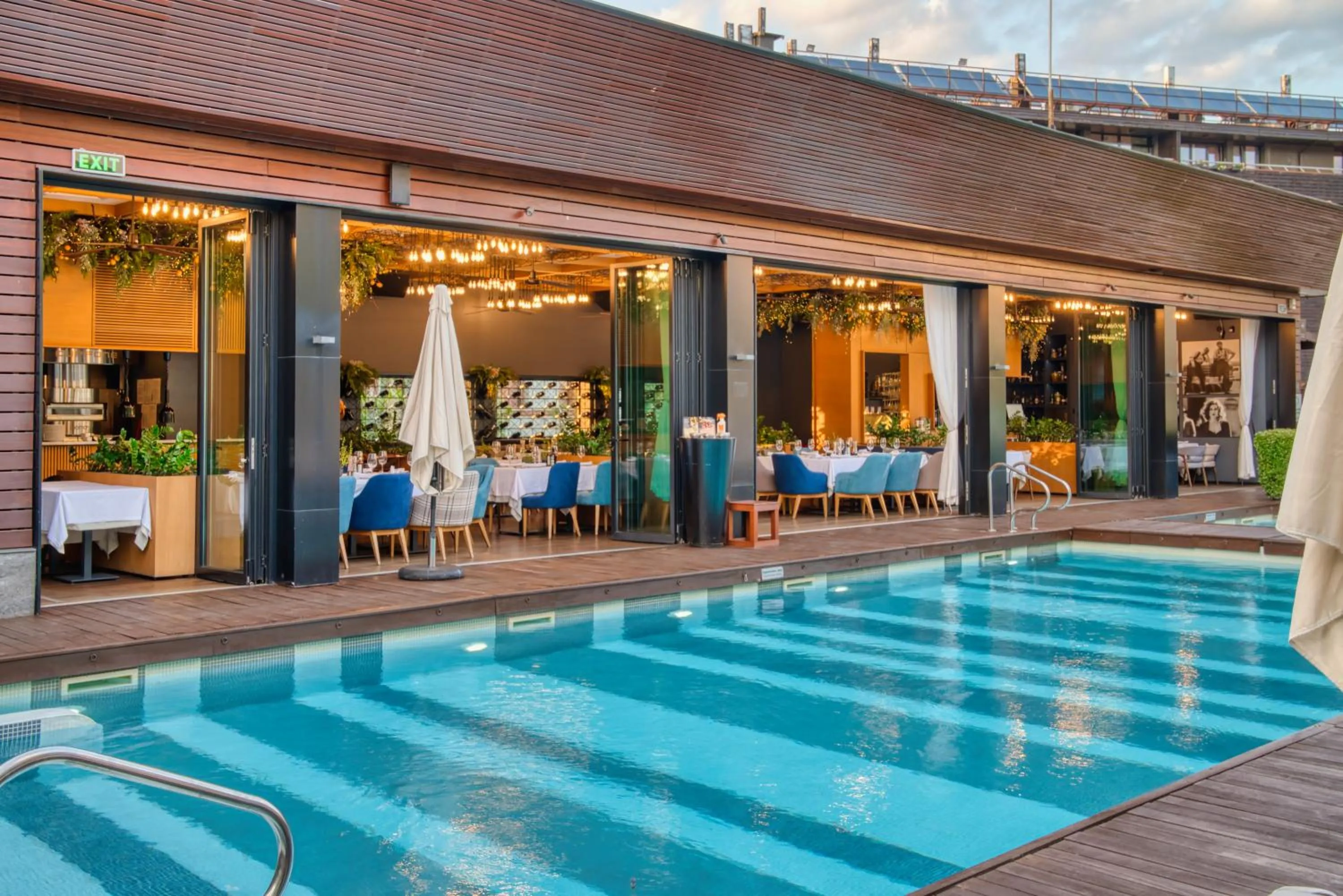 Swimming pool in Lucky Bansko Aparthotel SPA & Relax