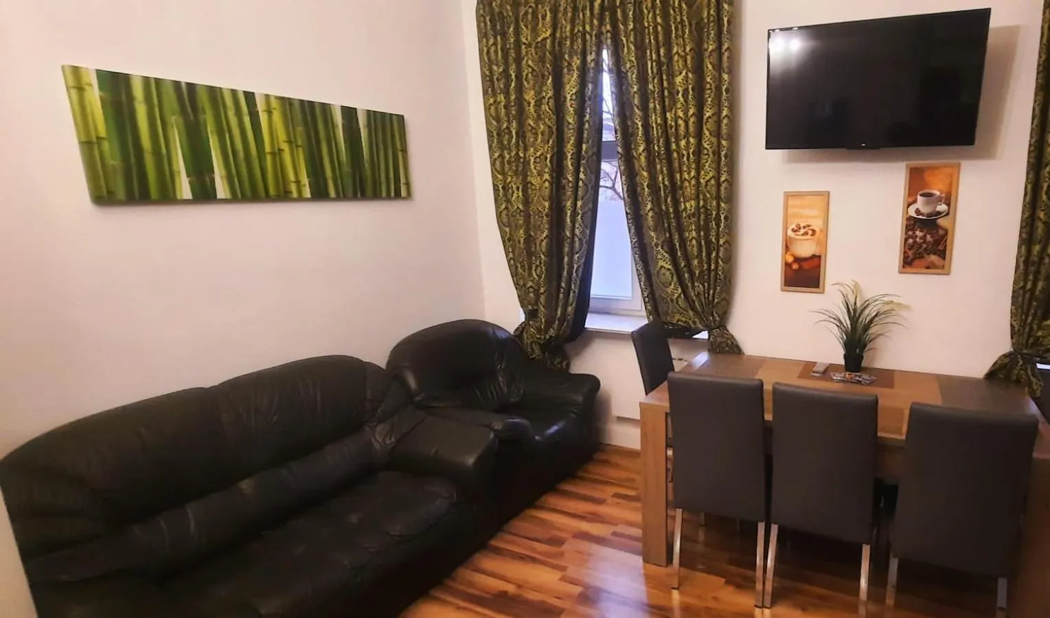 Dining area in Lorf Hostel&Coffee