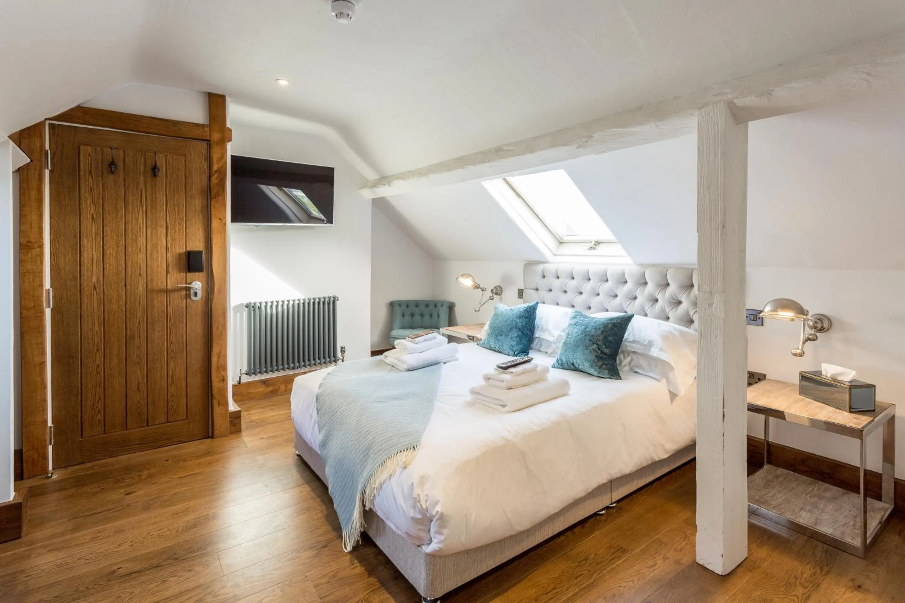 Bed in The Cow Dalbury