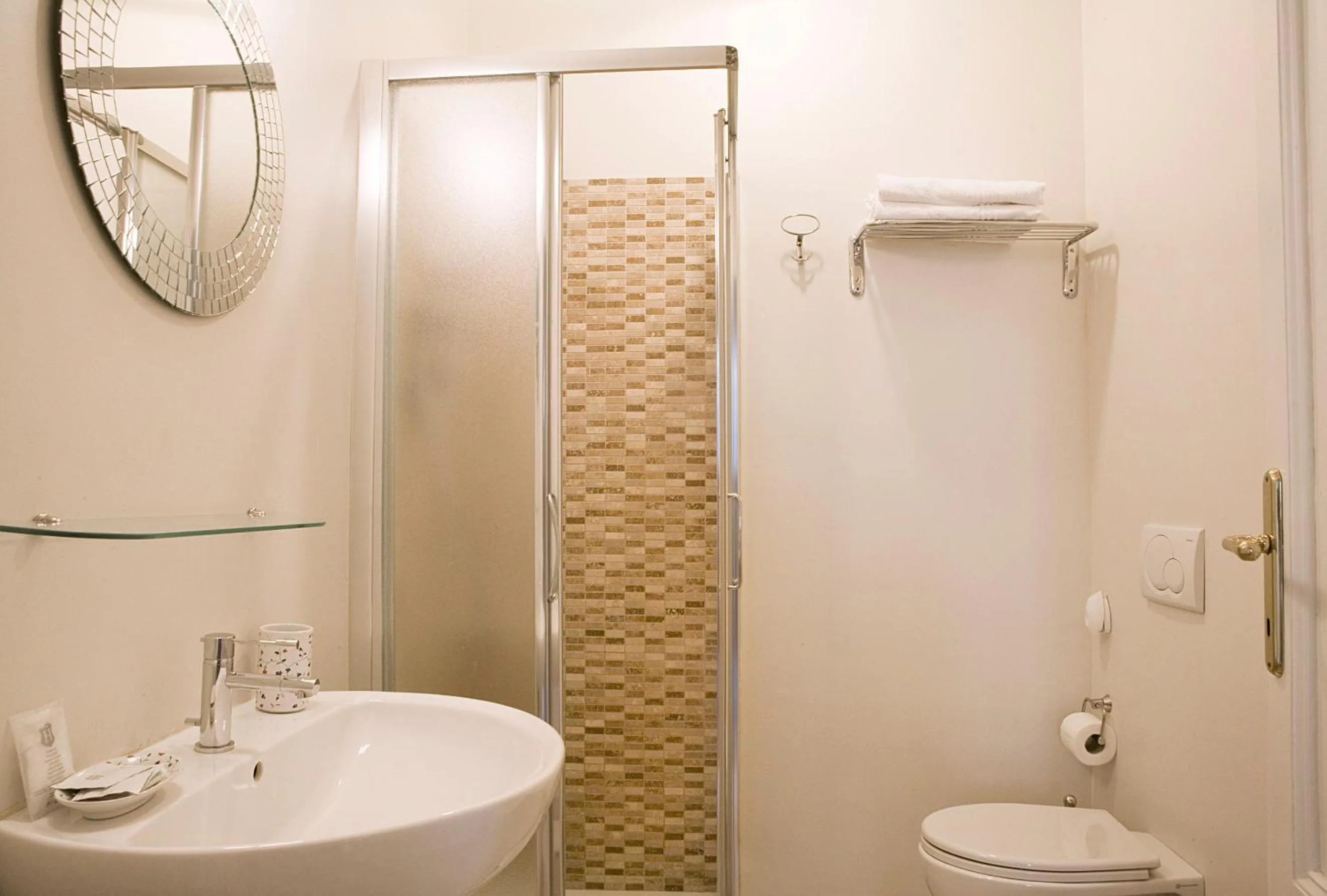 Bathroom in B&B Leopoldo