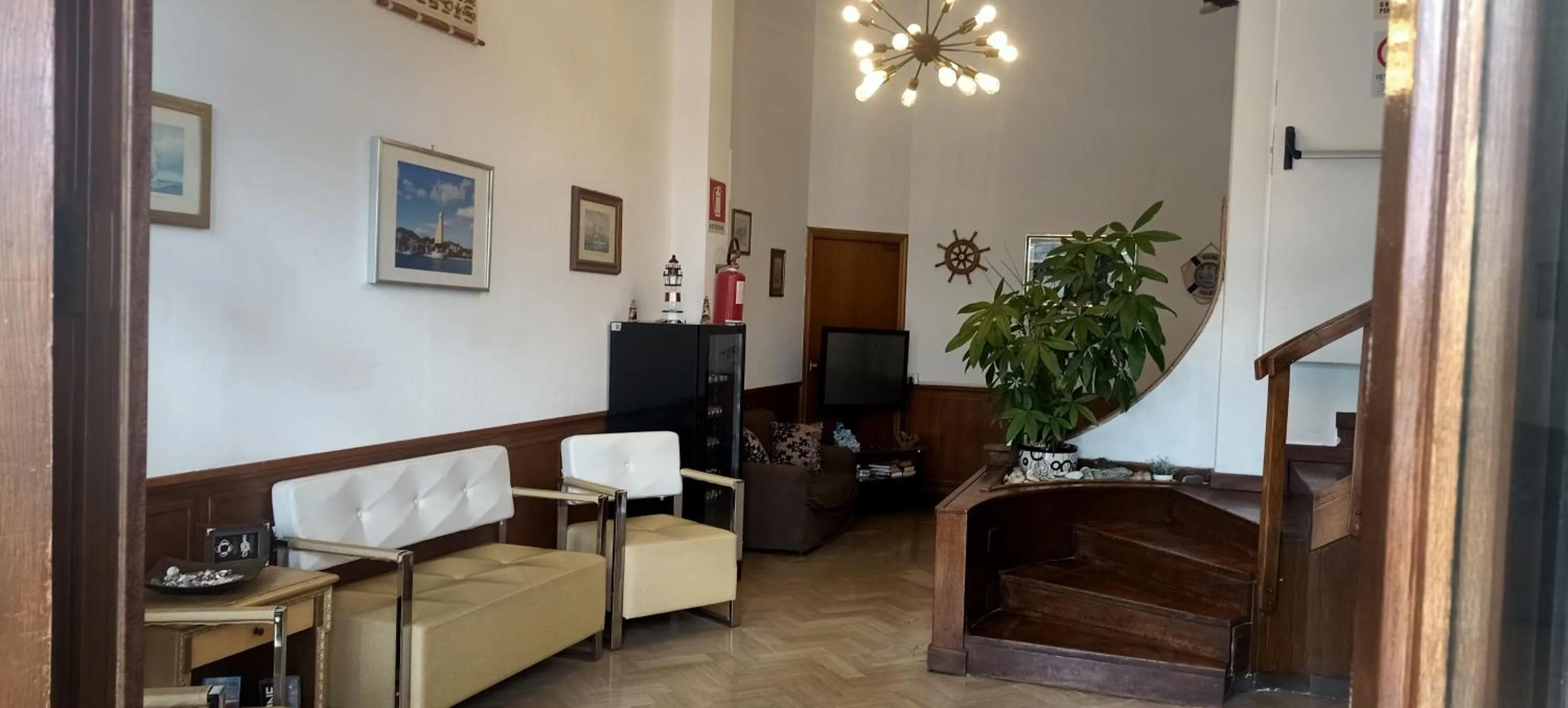 TV and multimedia in Hotel L'Approdo