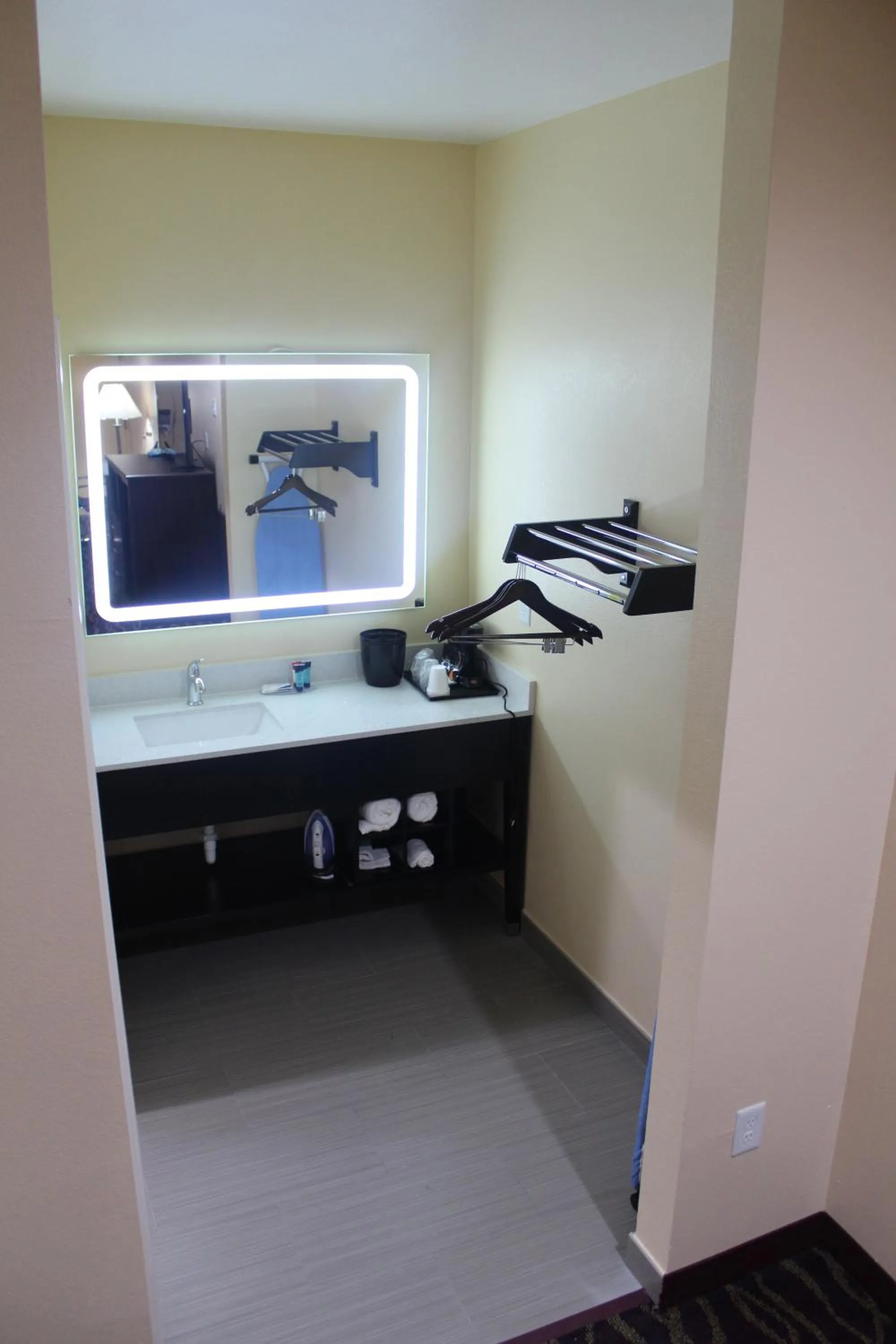 Express Inn and Suites