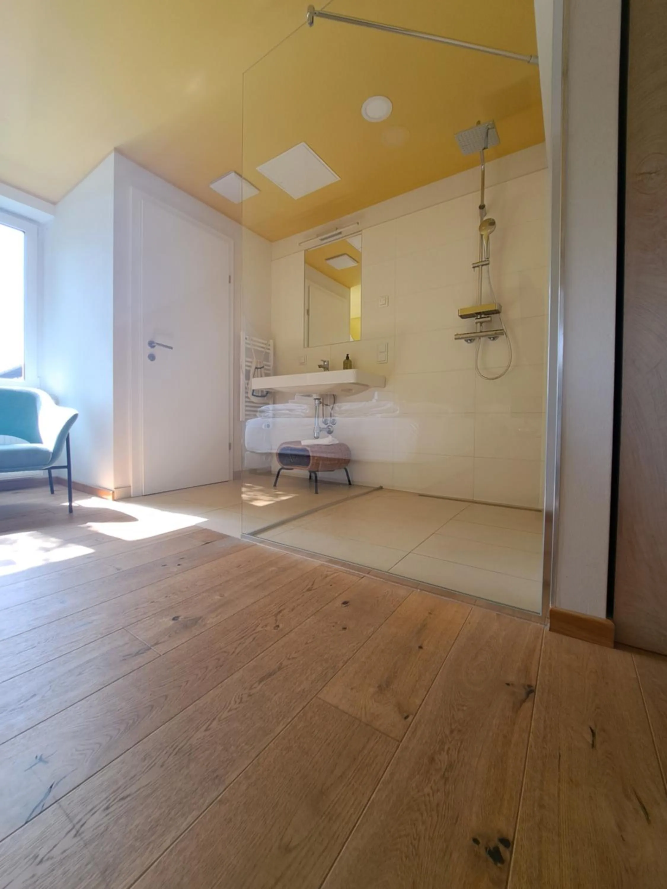 Bathroom, Bed in Boutiquehotel Caravella Velden by S4Y