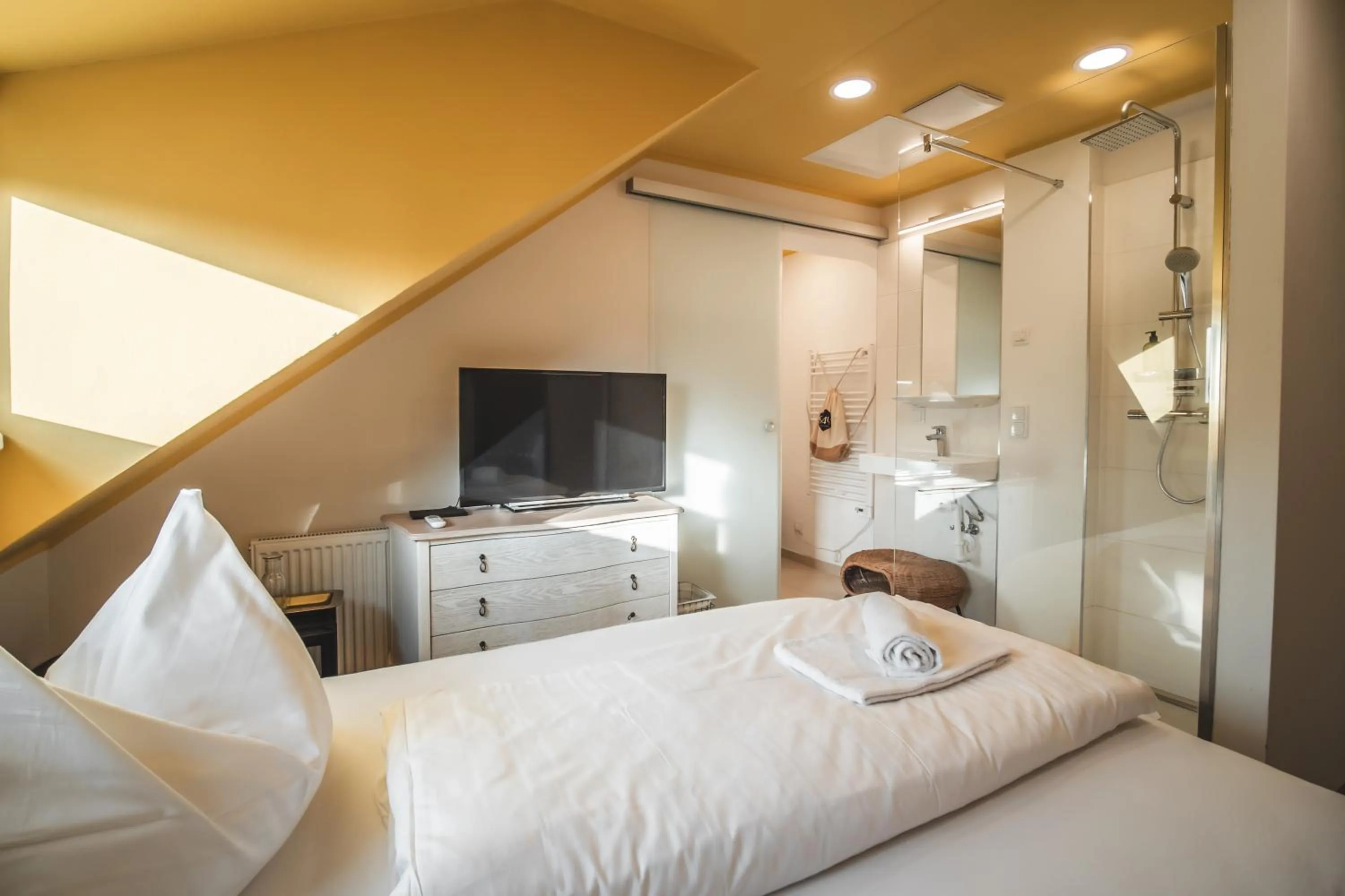Bedroom, Bed in Boutiquehotel Caravella Velden by S4Y