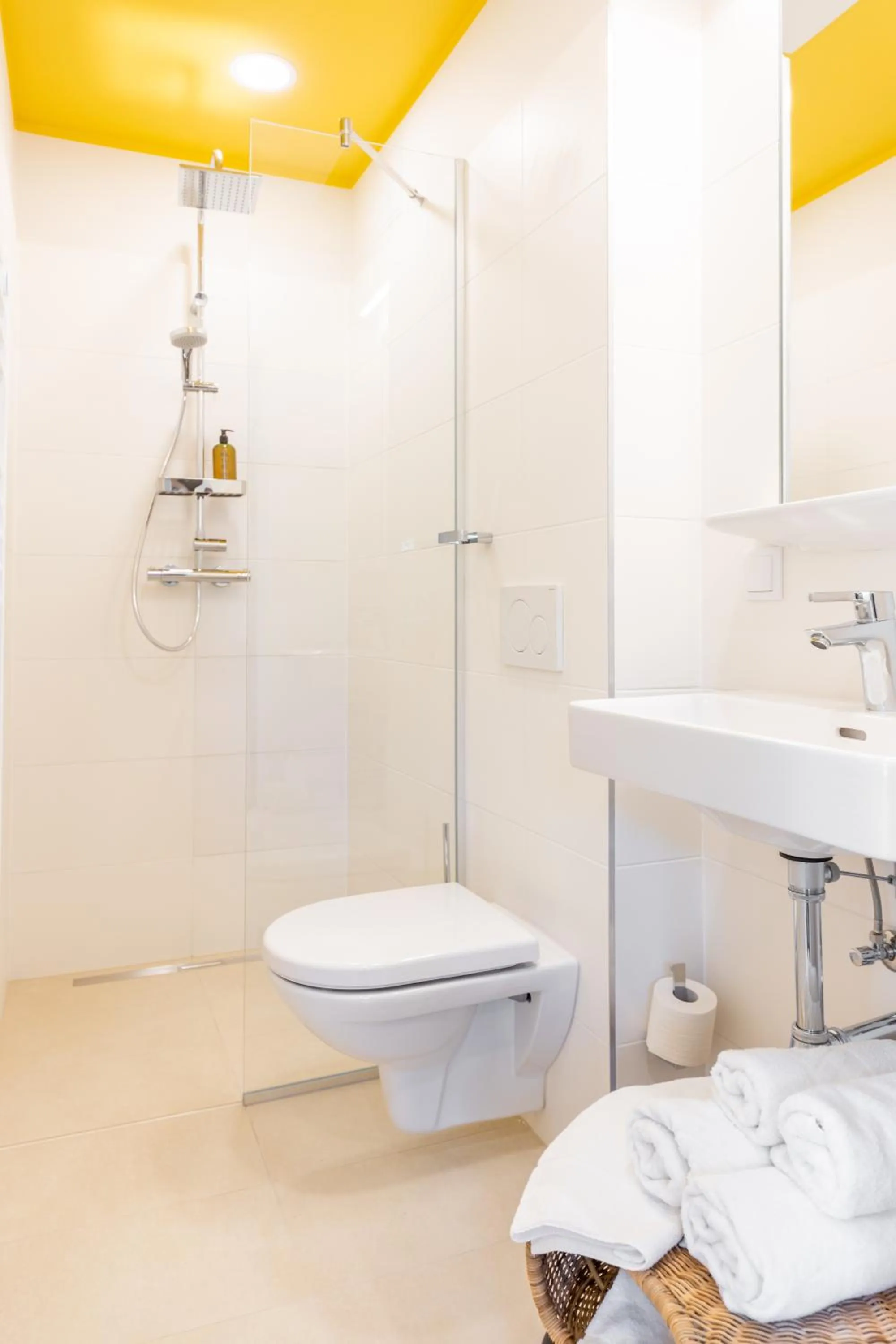 Shower in Boutiquehotel Caravella Velden by S4Y