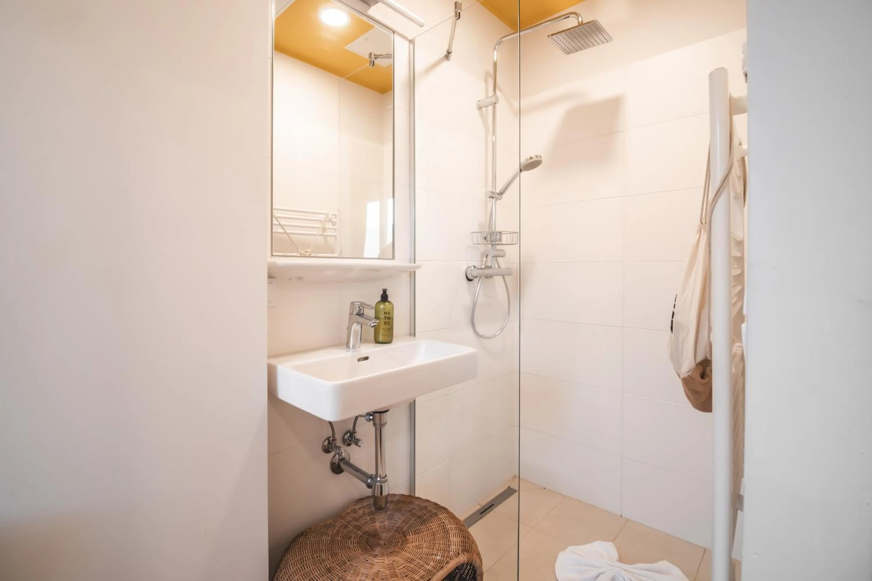 Bathroom in Boutiquehotel Caravella Velden by S4Y