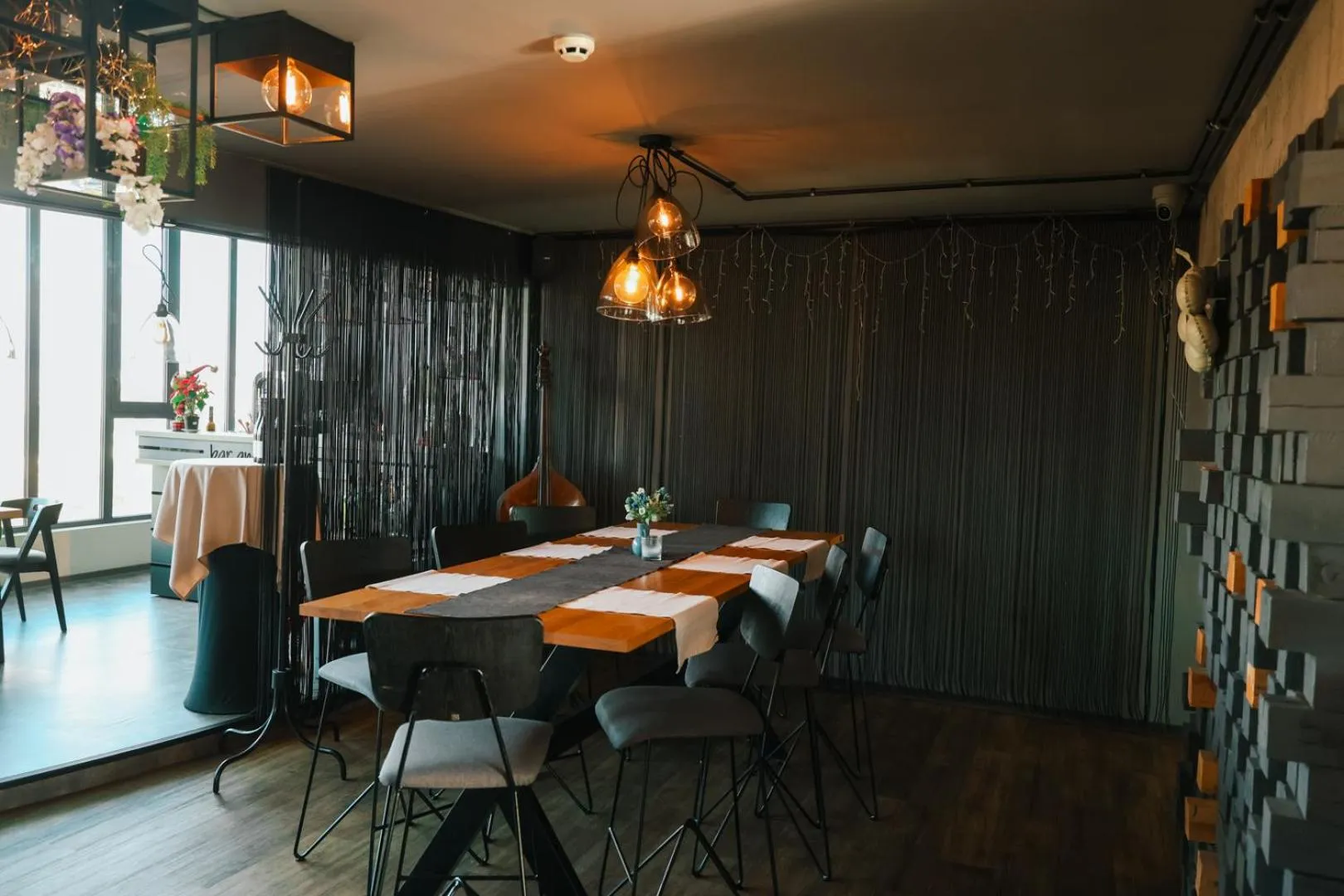 Restaurant/places to eat in Triada Hotel