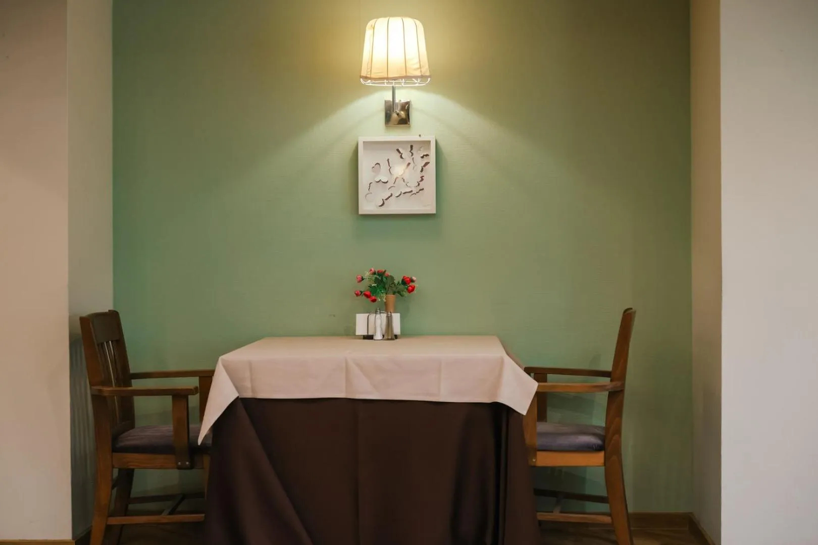 Restaurant/places to eat in Triada Hotel