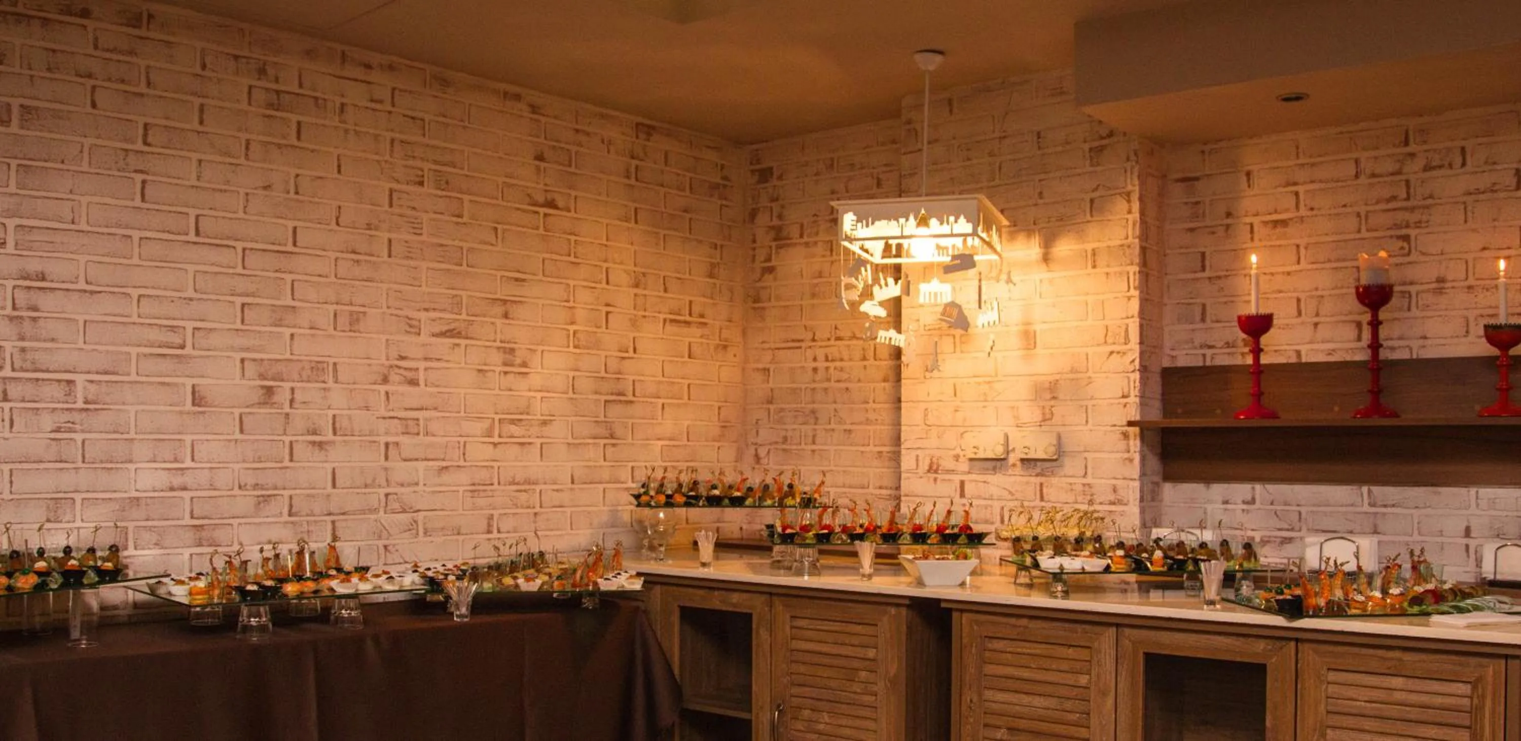 Restaurant/places to eat in Triada Hotel