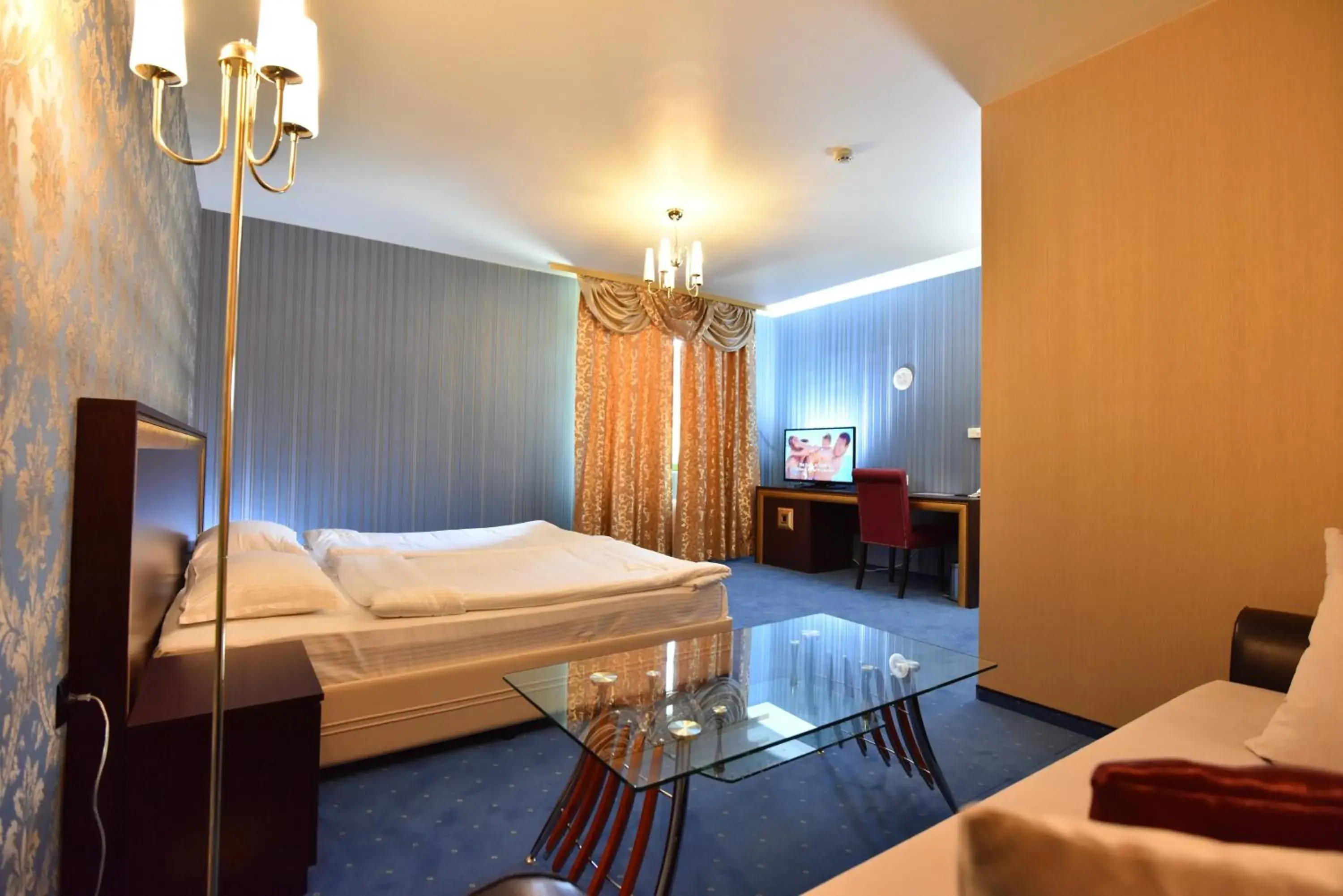 Deluxe Junior Suite in Hotel Elegance Deluxe Junior Suite in Hotel Elegance