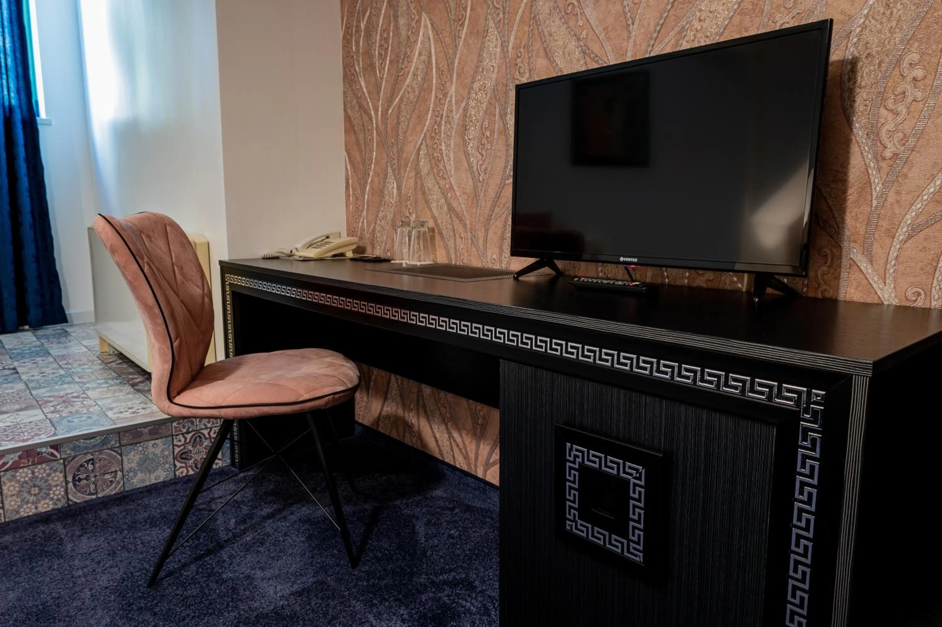 TV and multimedia in Hotel Elegance