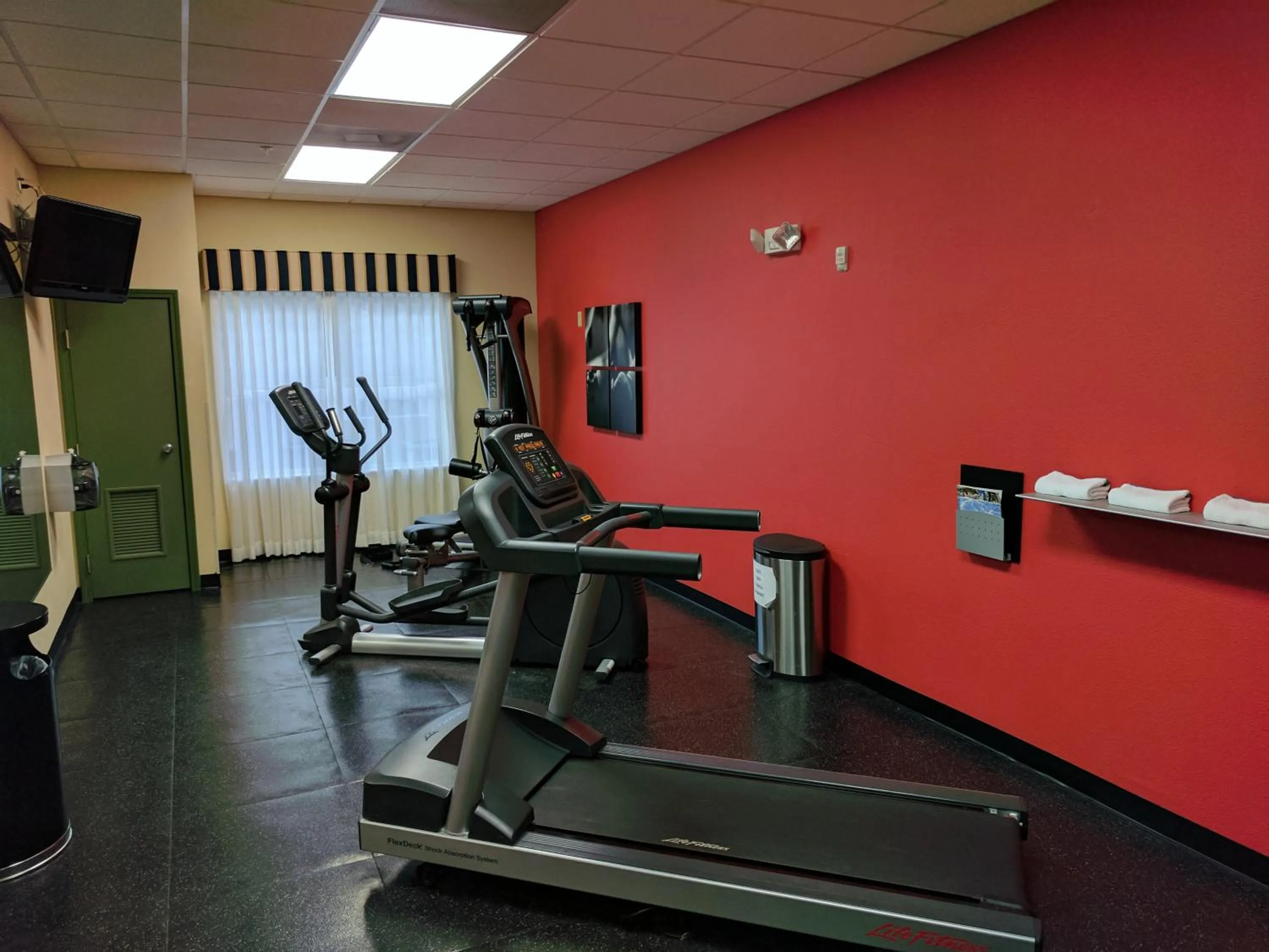 Fitness centre/facilities in Country Inn & Suites by Radisson, Tallahassee-University Area, FL