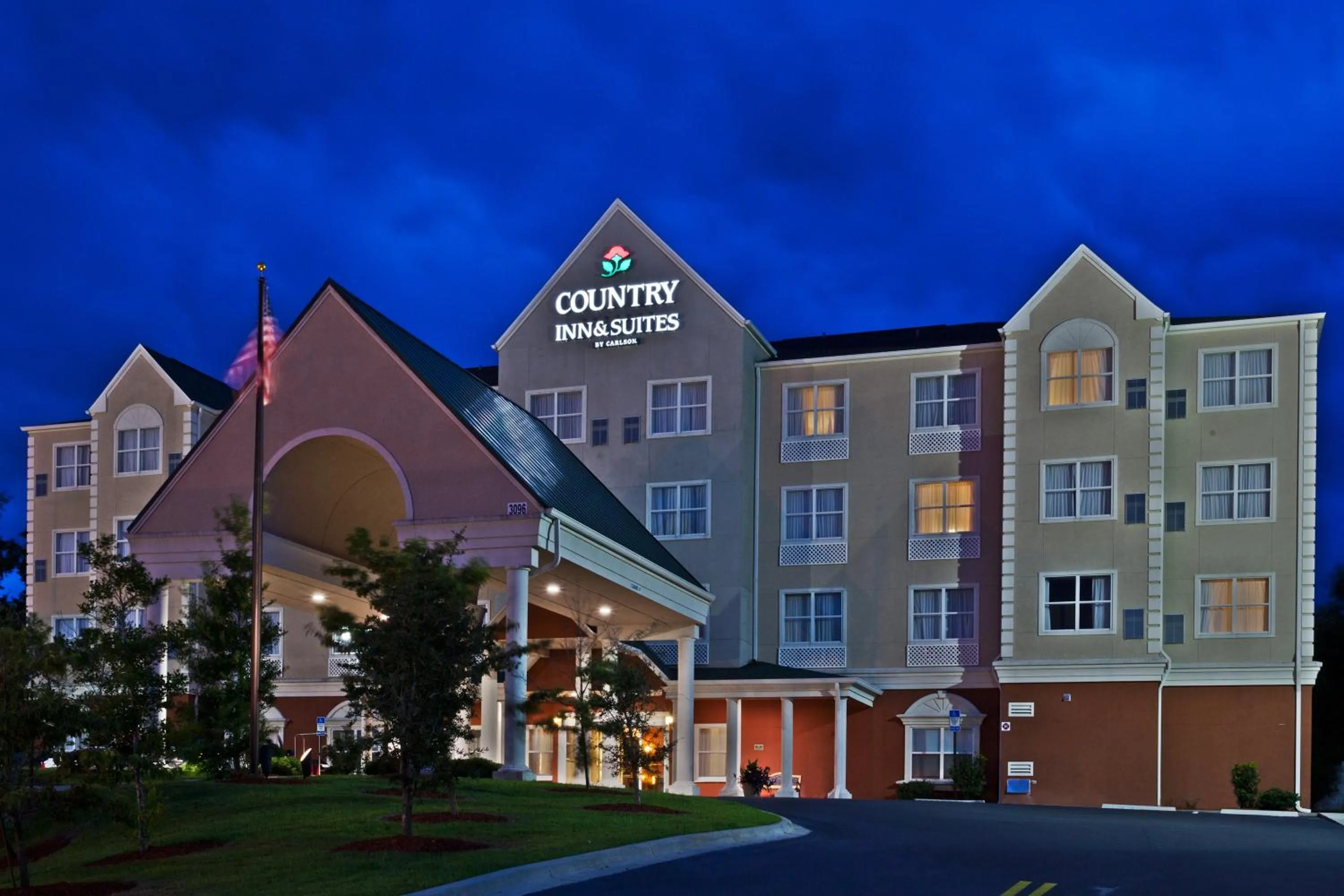 Facade/entrance in Country Inn & Suites by Radisson, Tallahassee-University Area, FL