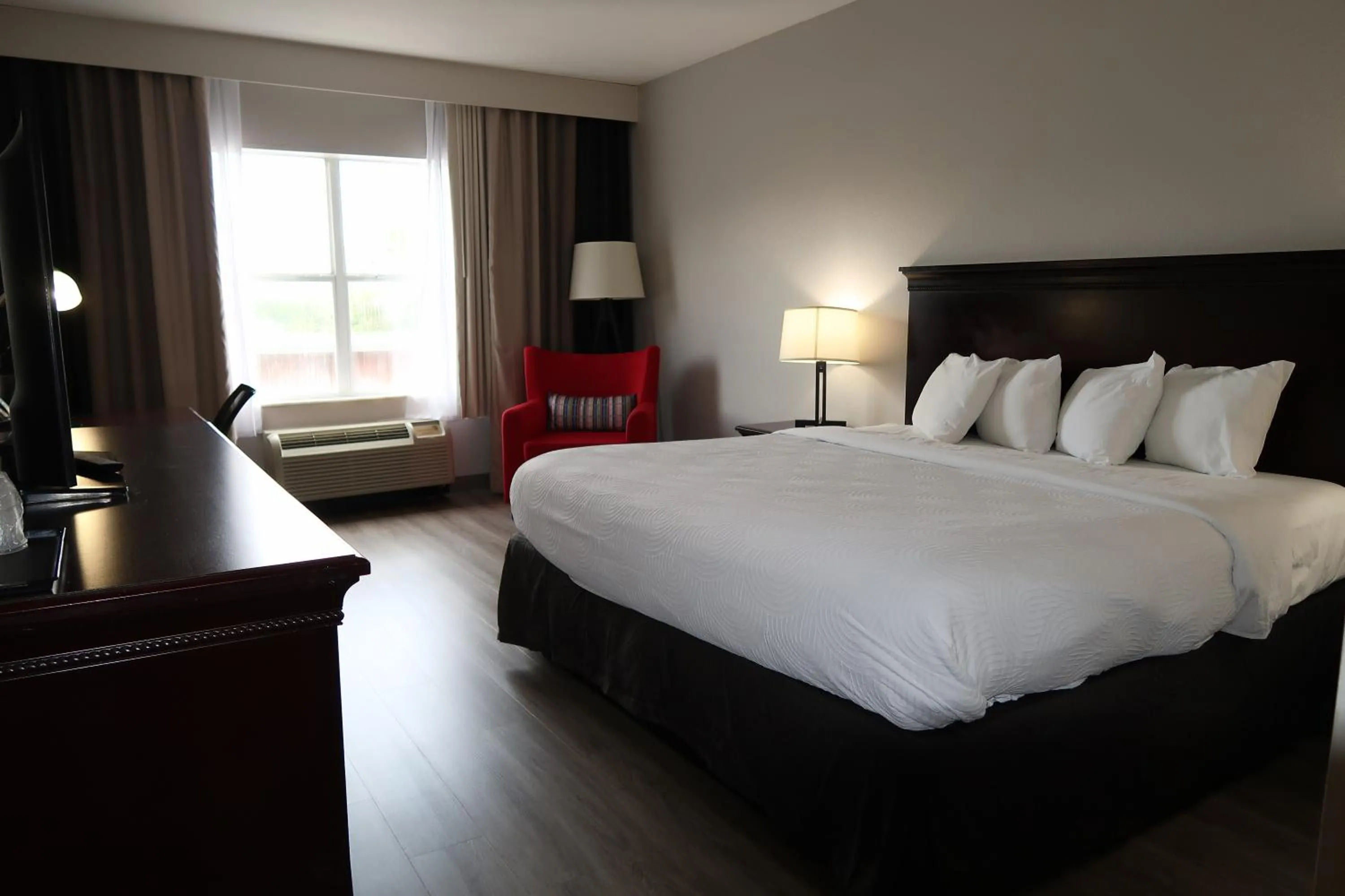 Bed in Country Inn & Suites by Radisson, Tallahassee-University Area, FL