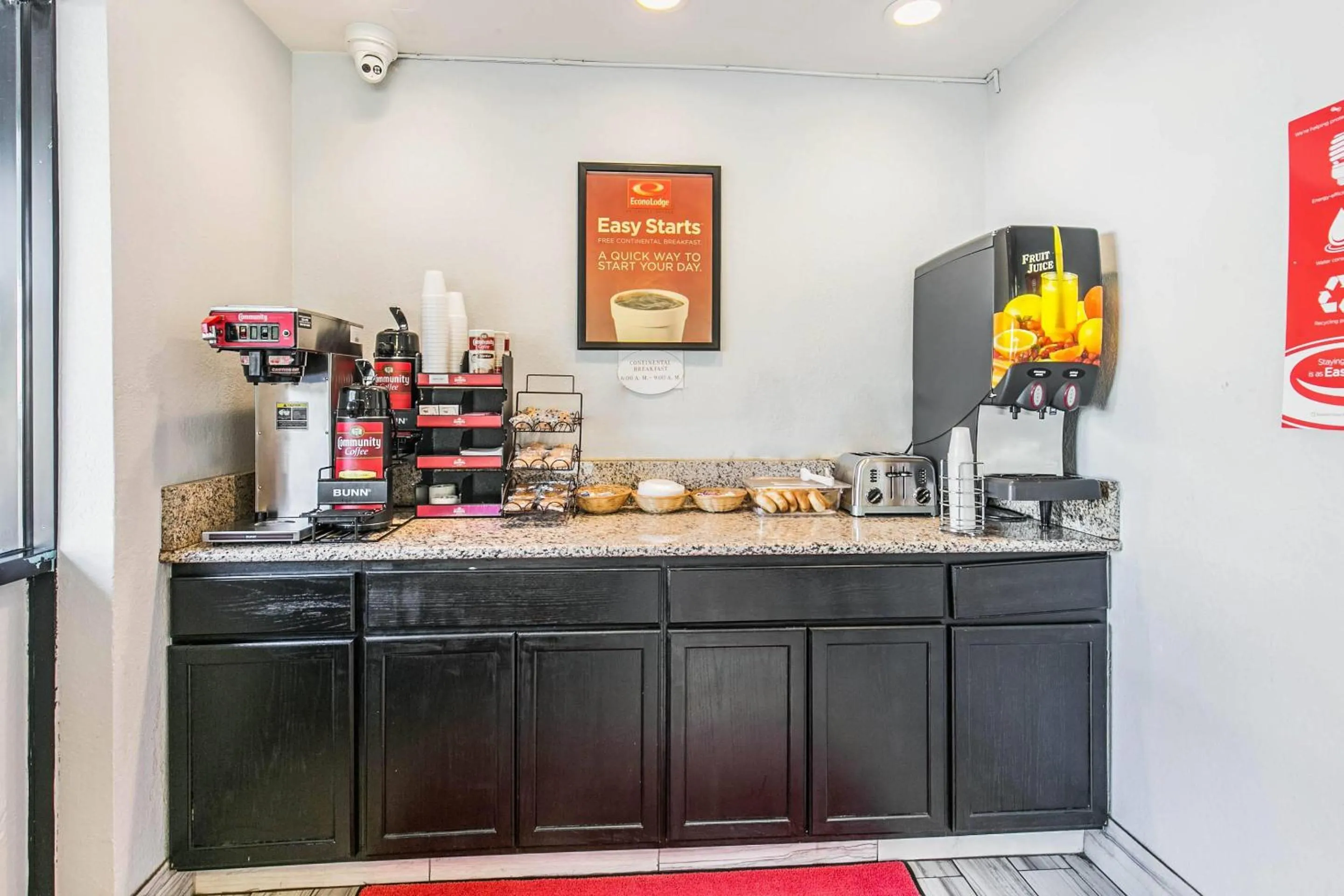 Breakfast in Econo Lodge Tallahassee North