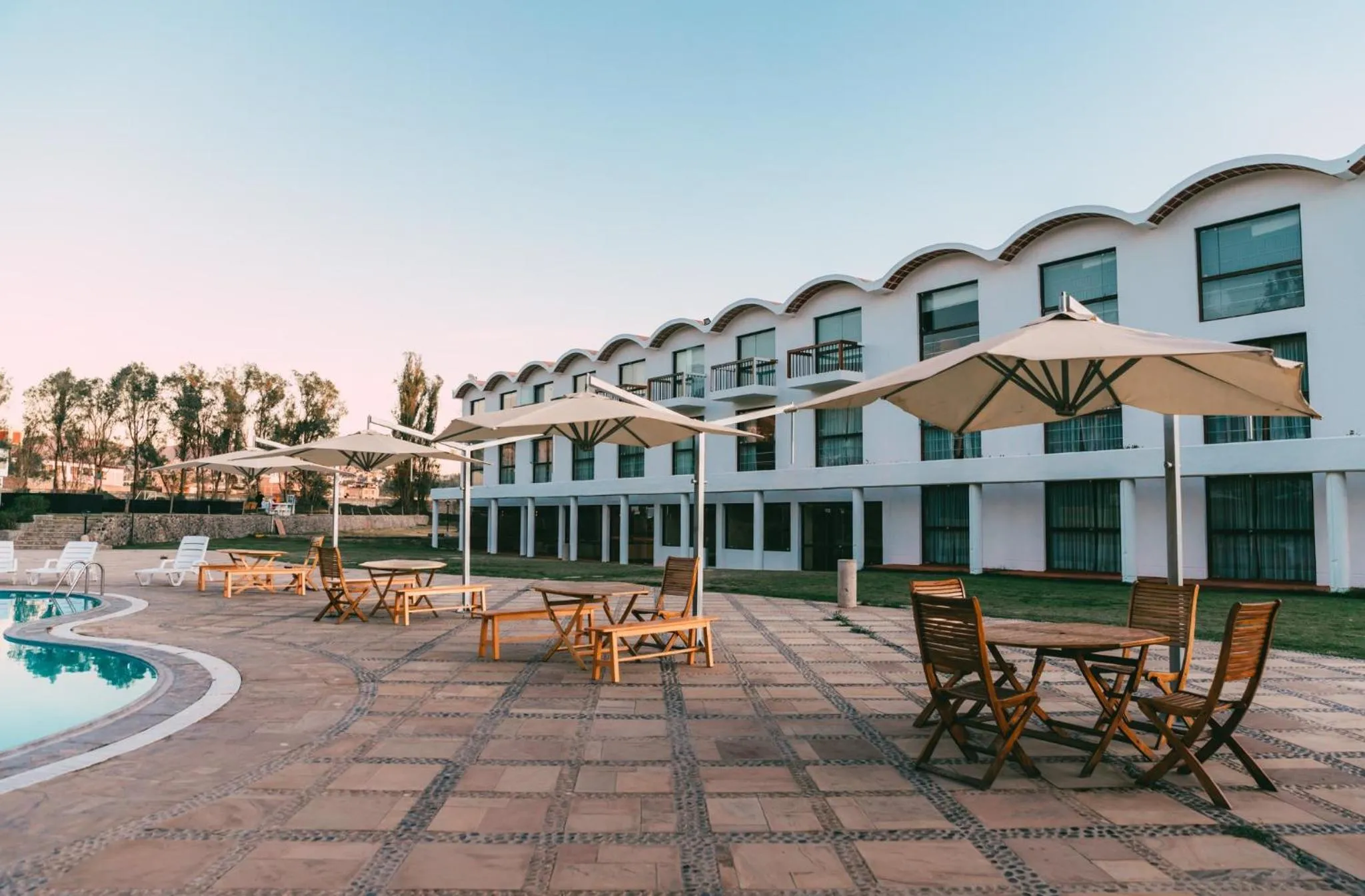 Property building in El LAGO HOTEL by Luoxo