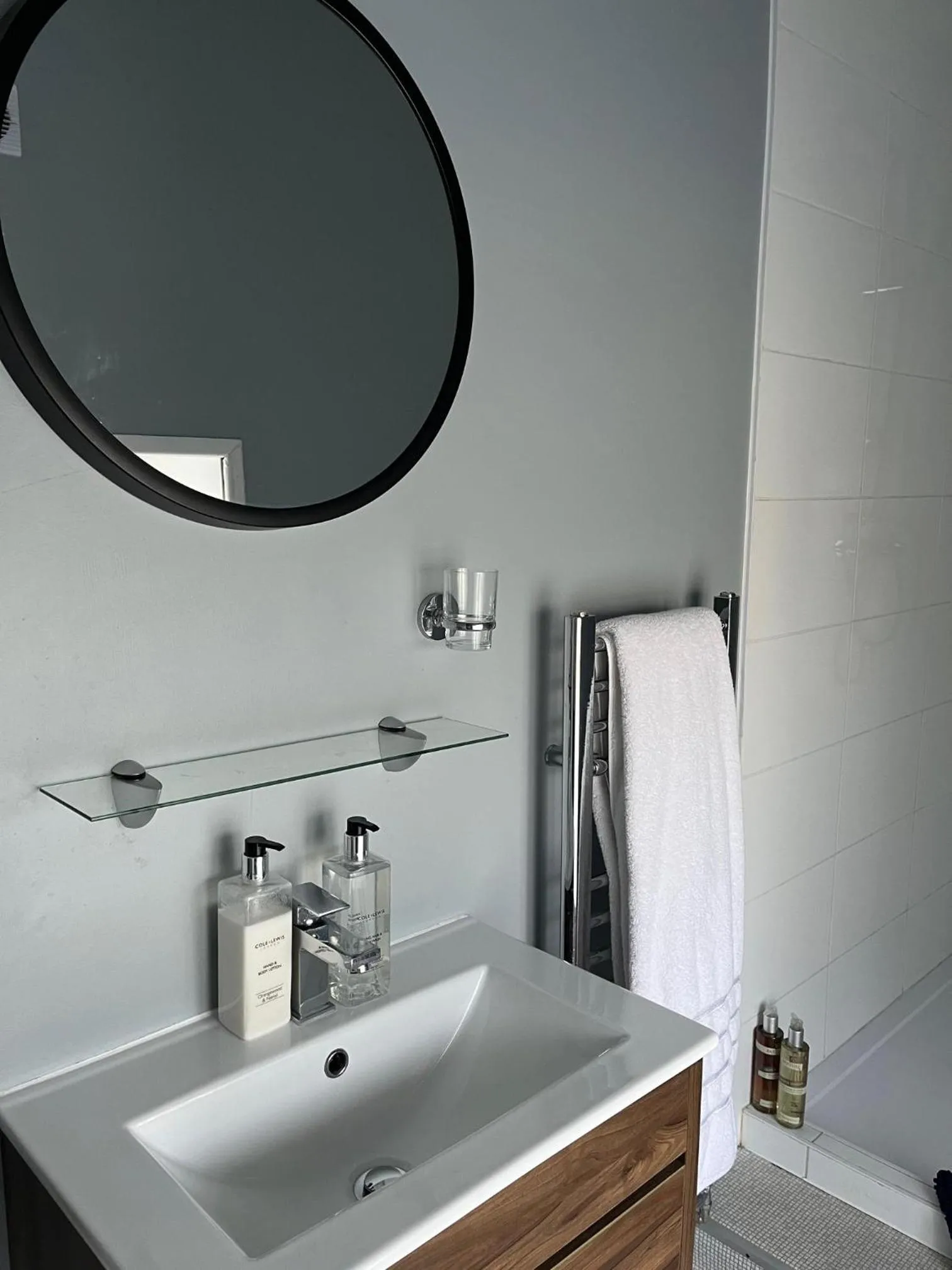 Bathroom in Castle Lodge Wilton