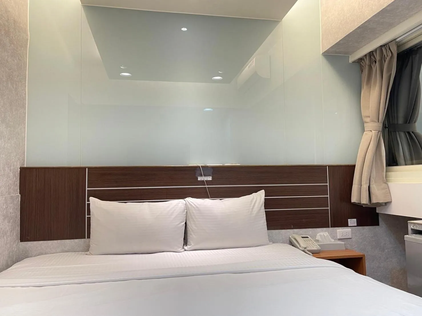 Bed in Jung Shin Hotel