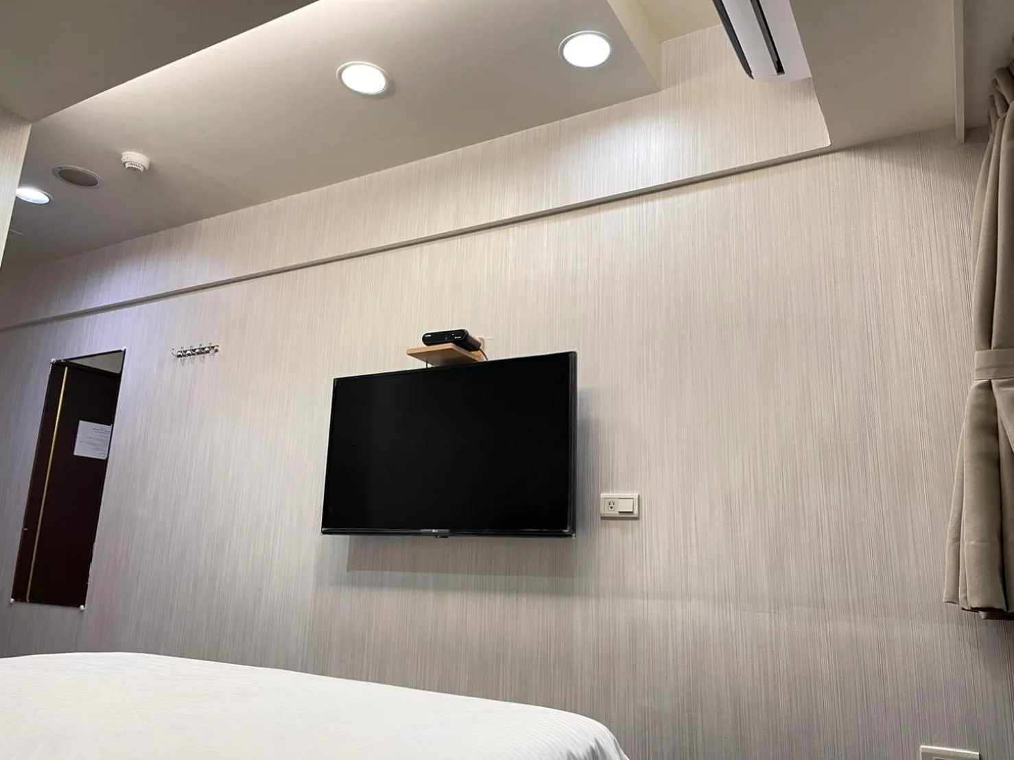 Bed in Jung Shin Hotel