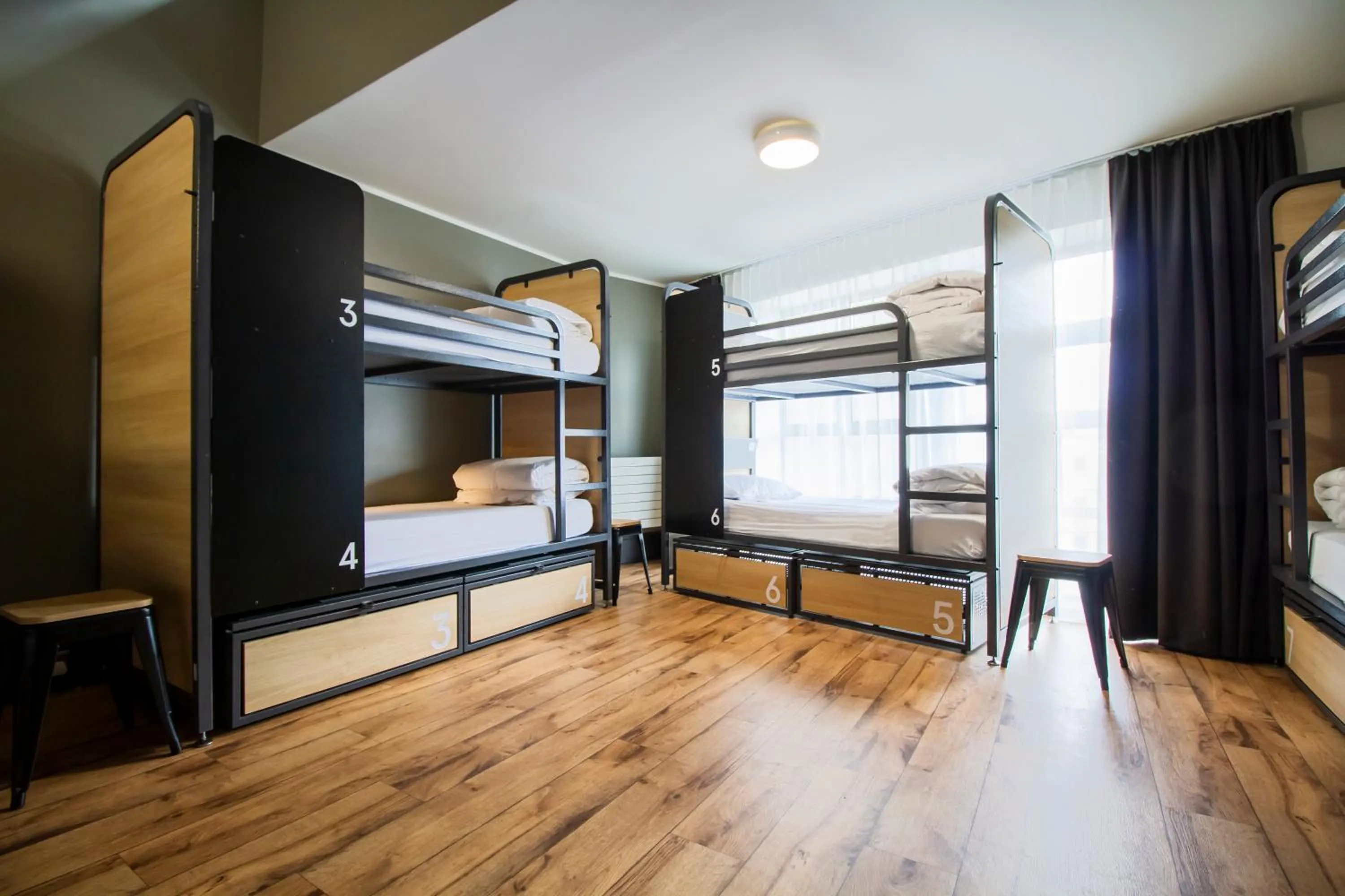 Bed in 8-Bed Mixed Dormitory Room with Shared Bathroom and Toilet in Generator Dublin