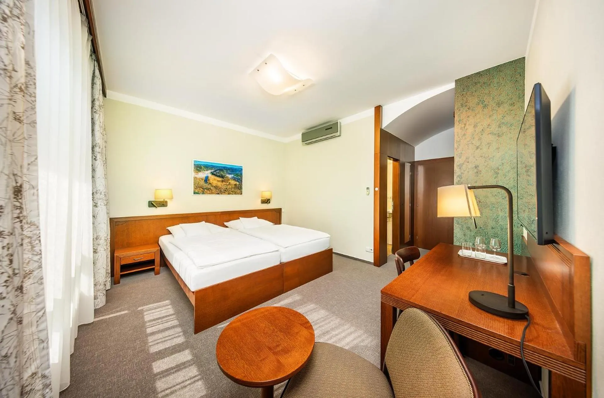 Photo of the whole room, Bed in Wellness Hotel Happy Star