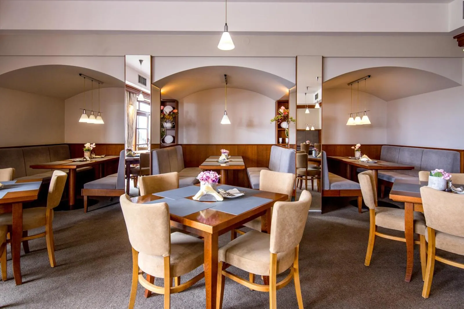 Food and drinks in Wellness Hotel Happy Star