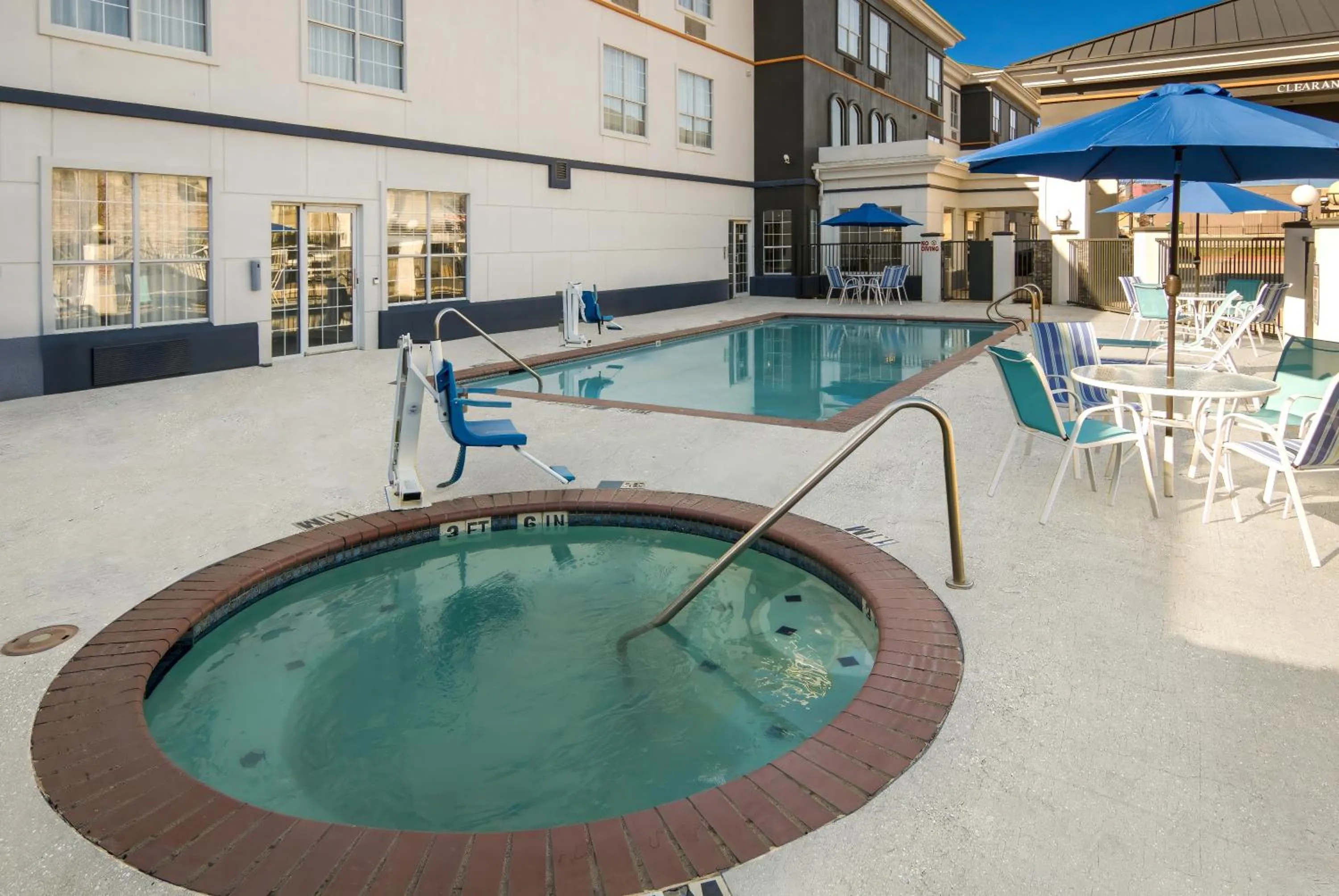 Spa and wellness centre/facilities in Comfort Suites Fort Worth North Fossil Creek