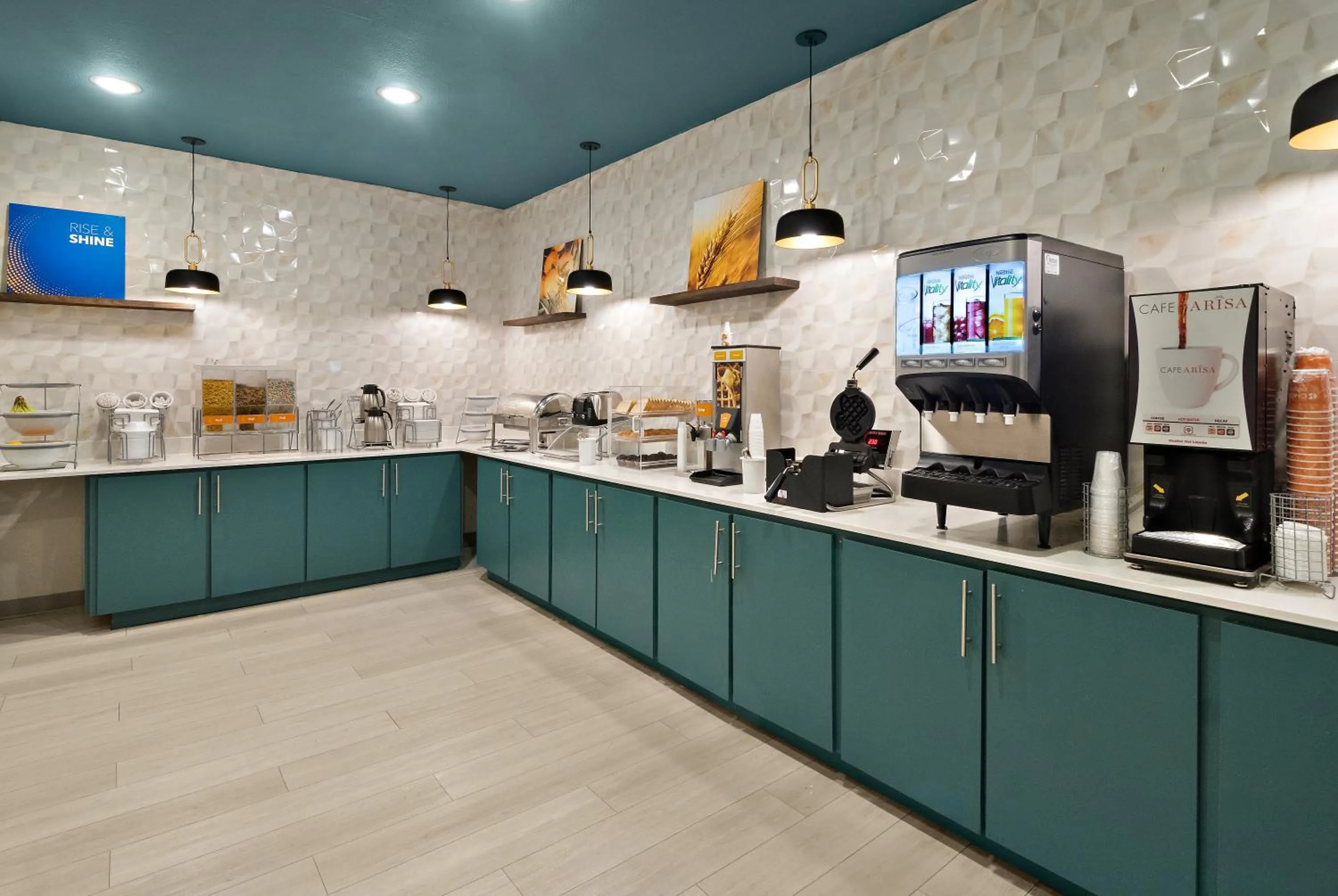 Food and drinks in Comfort Suites Fort Worth North Fossil Creek