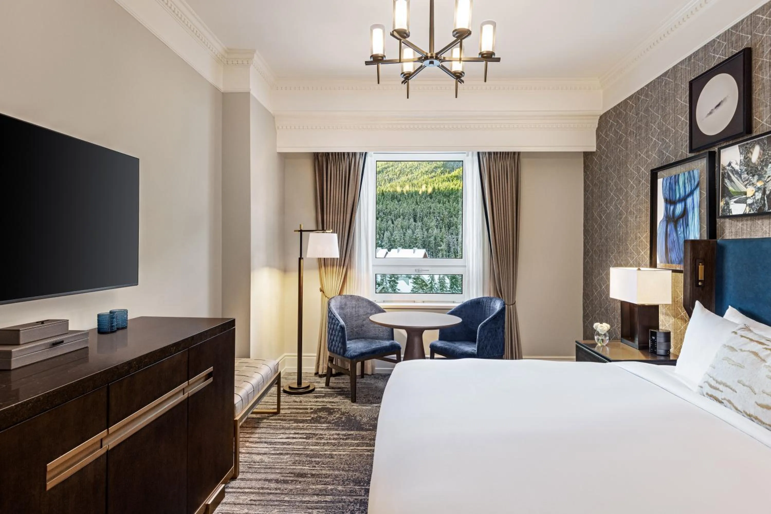 Property building, Bed in Fairmont Banff Springs