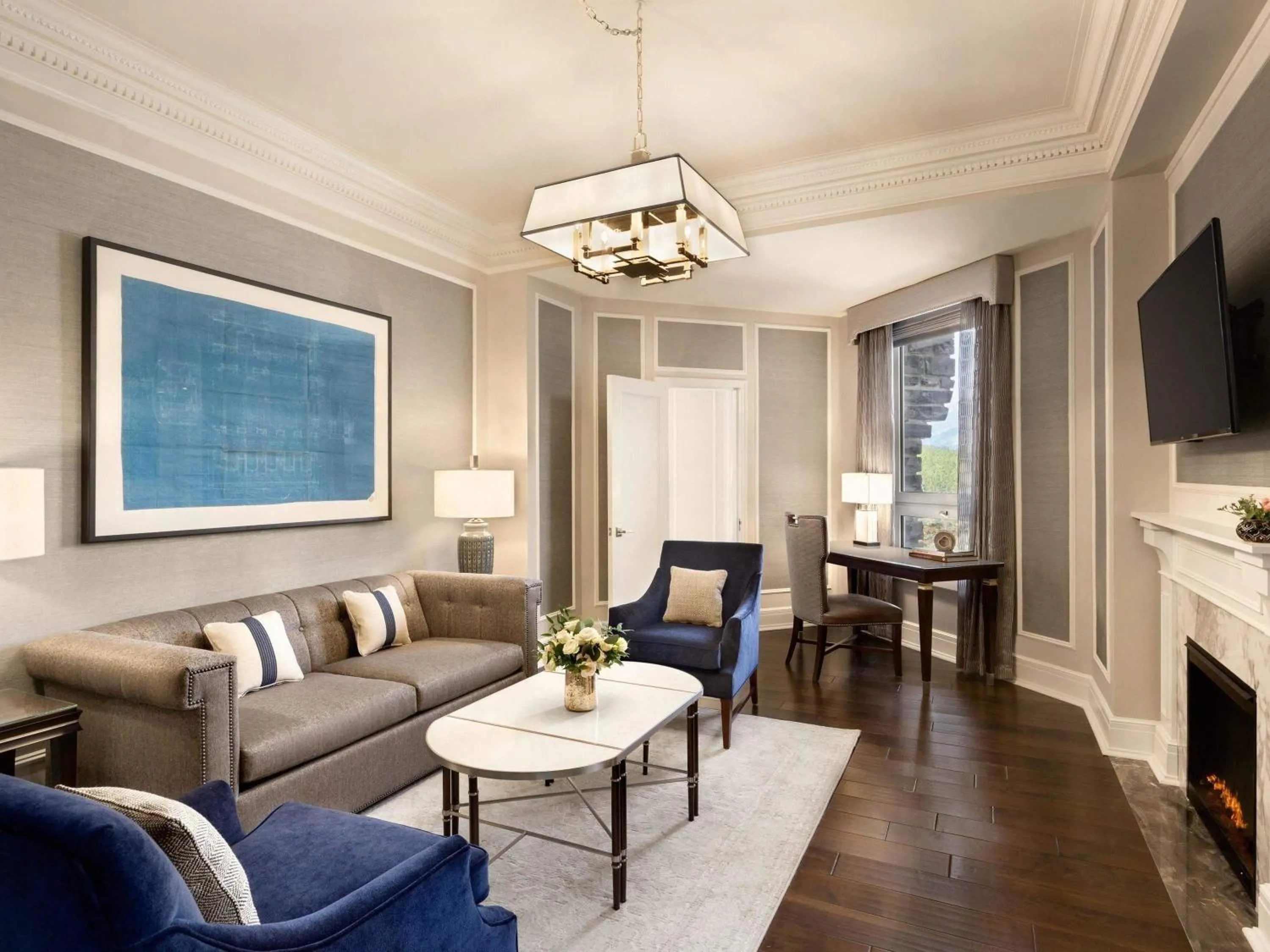Bedroom in Fairmont Banff Springs