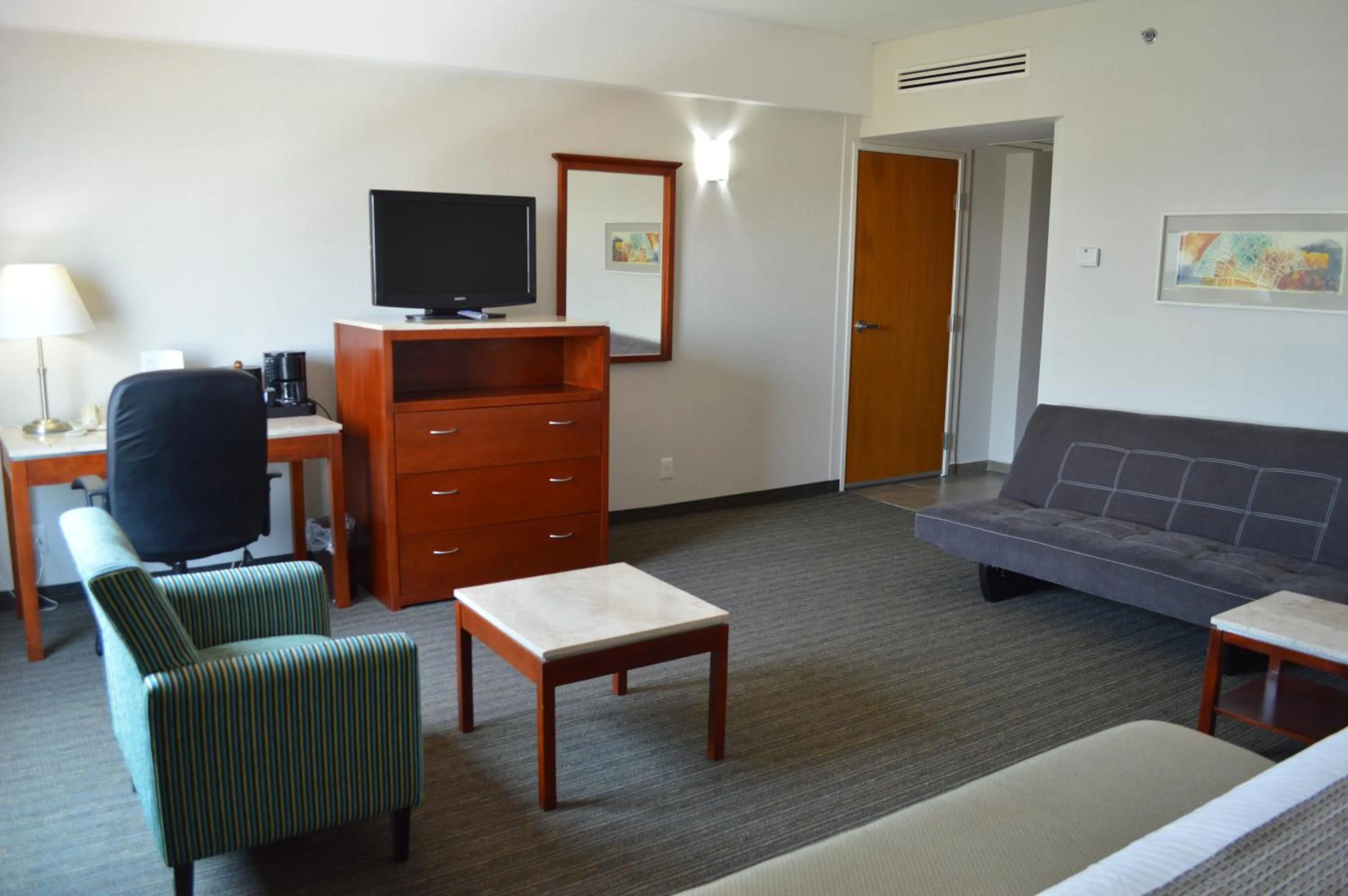 TV and multimedia in Casa Inn Business Hotel Celaya