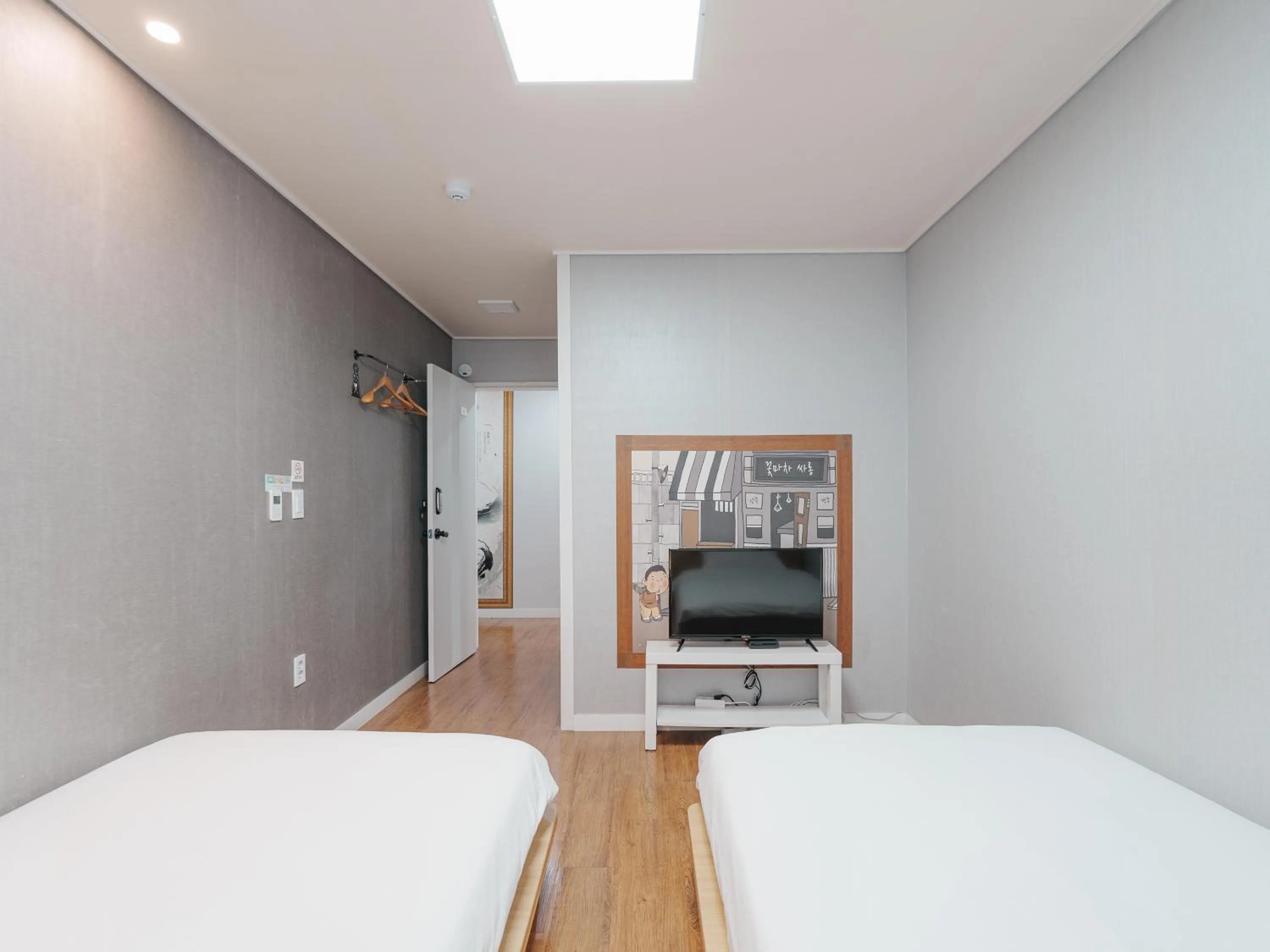 Bedroom, Bed in 인천공항 게스트하우스 레인부츠