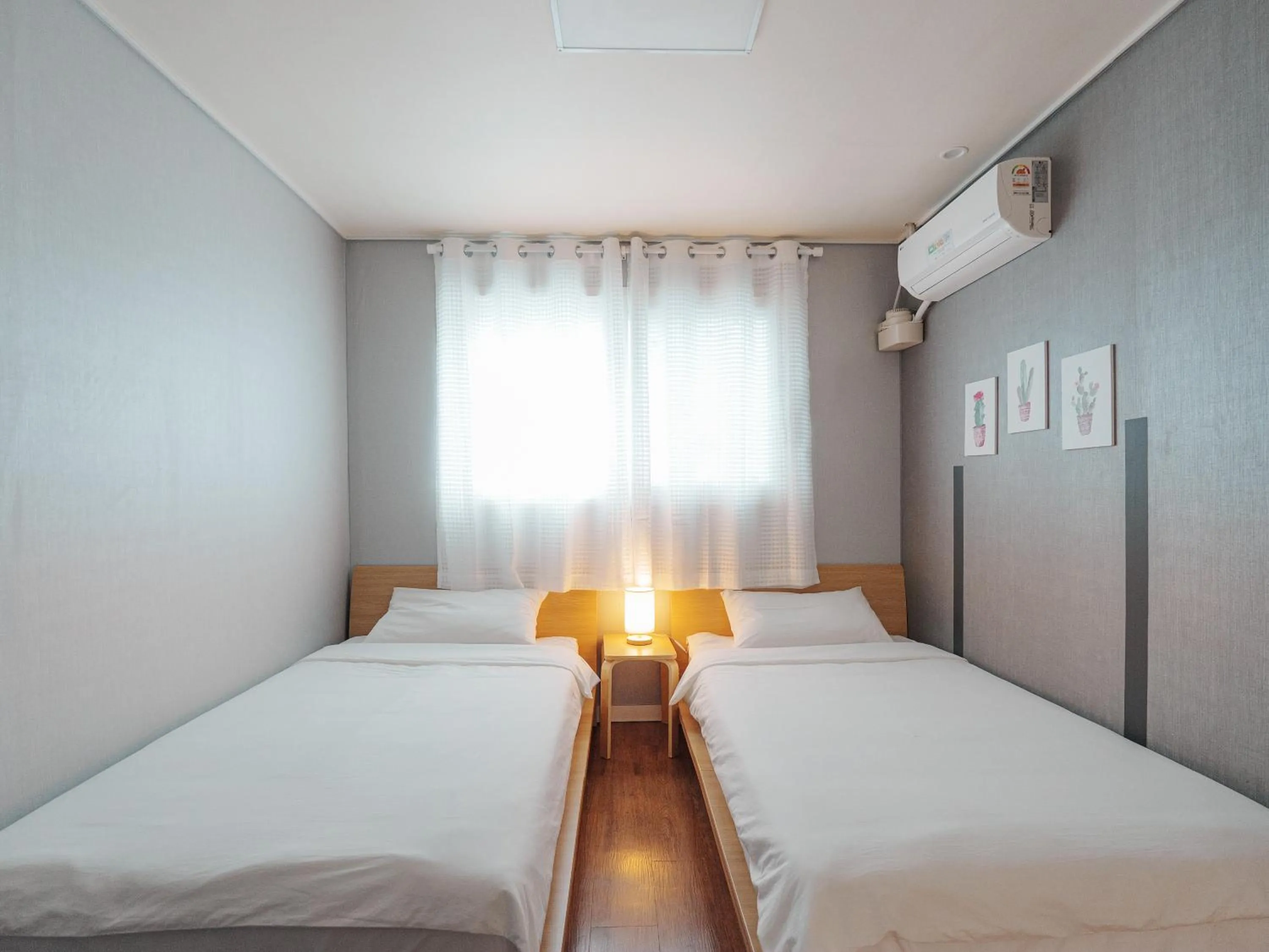 Bedroom, Bed in 인천공항 게스트하우스 레인부츠
