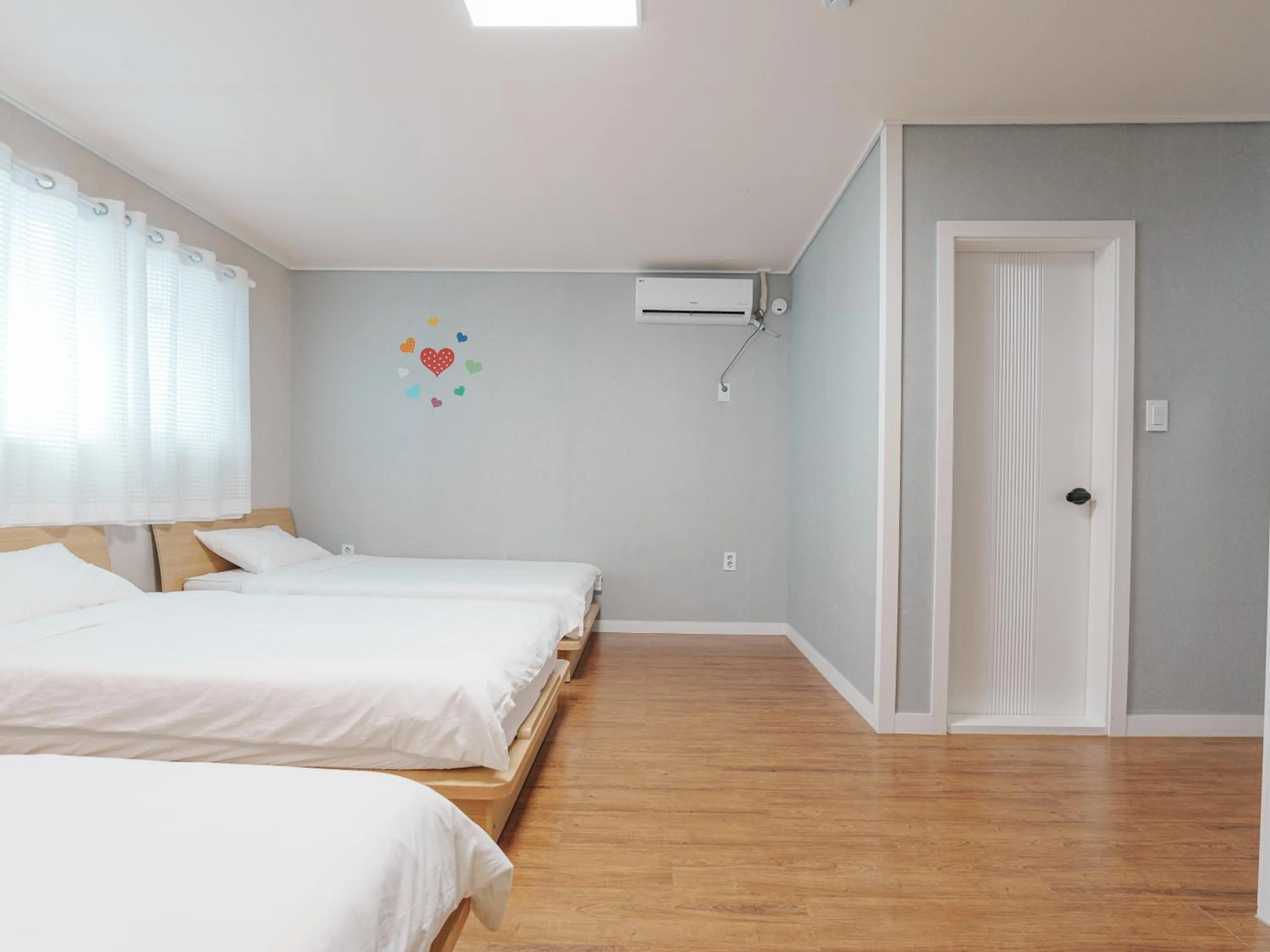 Bedroom, Bed in 인천공항 게스트하우스 레인부츠