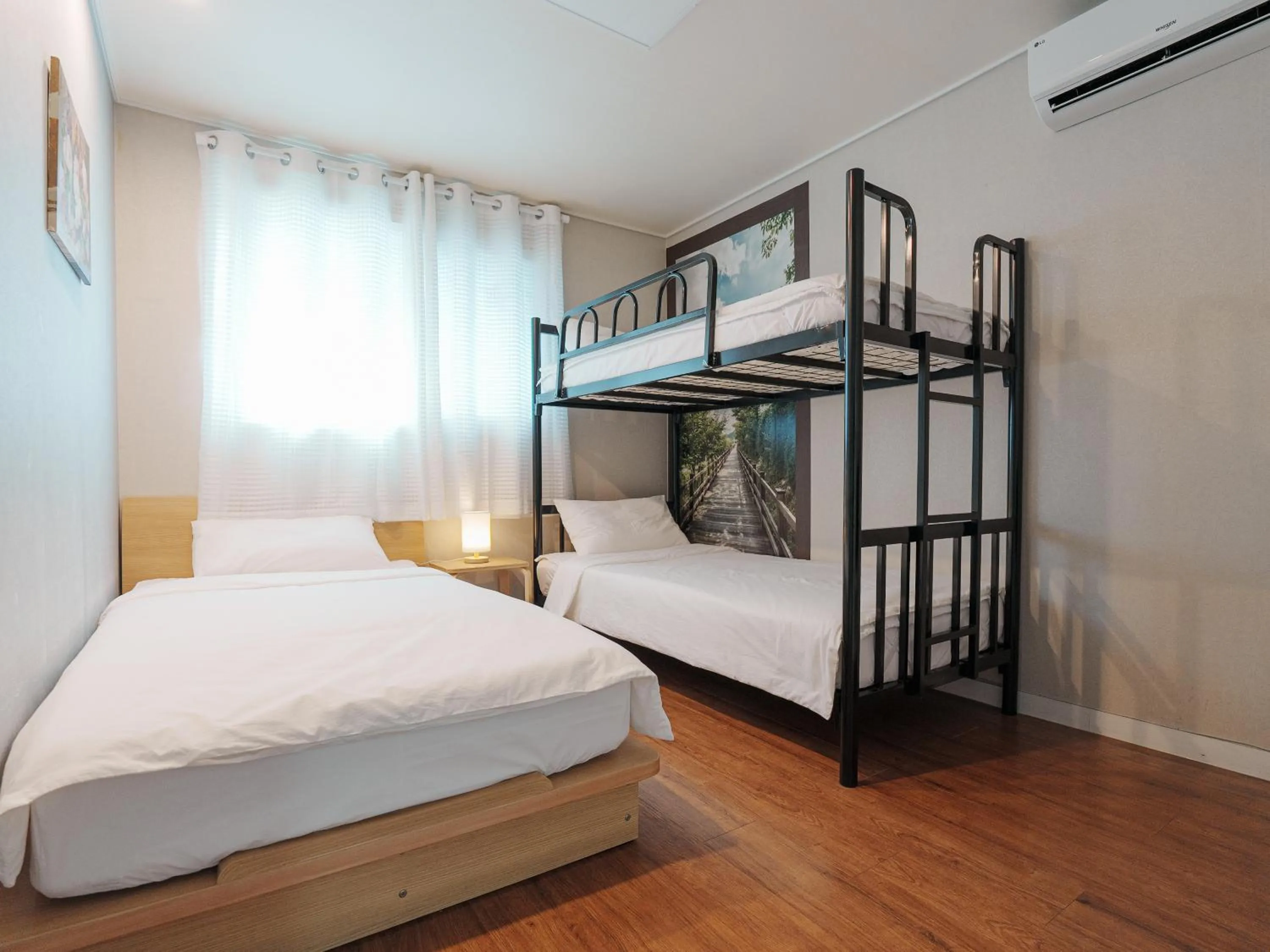 Bedroom, Bed in 인천공항 게스트하우스 레인부츠