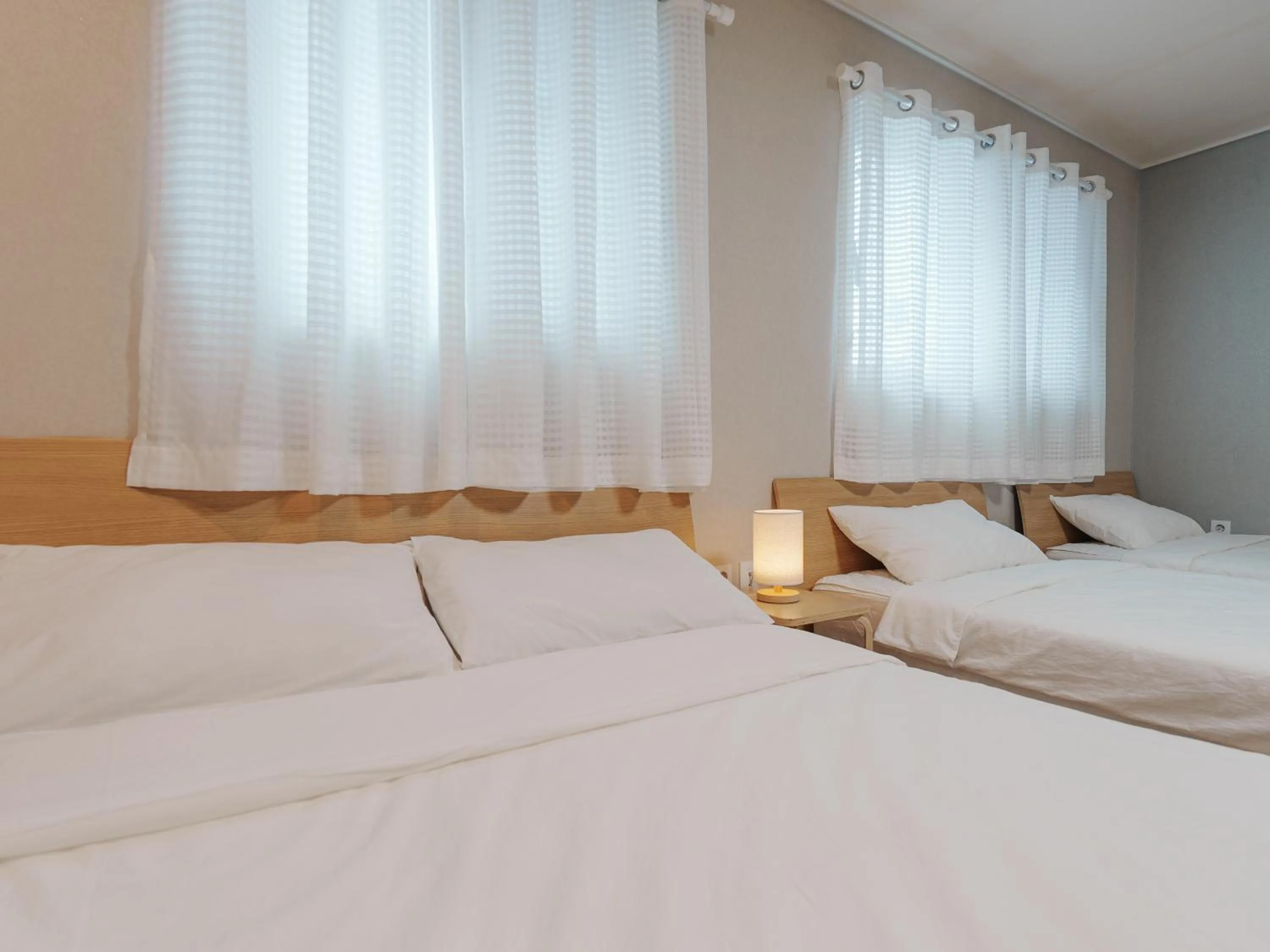 Bedroom, Bed in 인천공항 게스트하우스 레인부츠