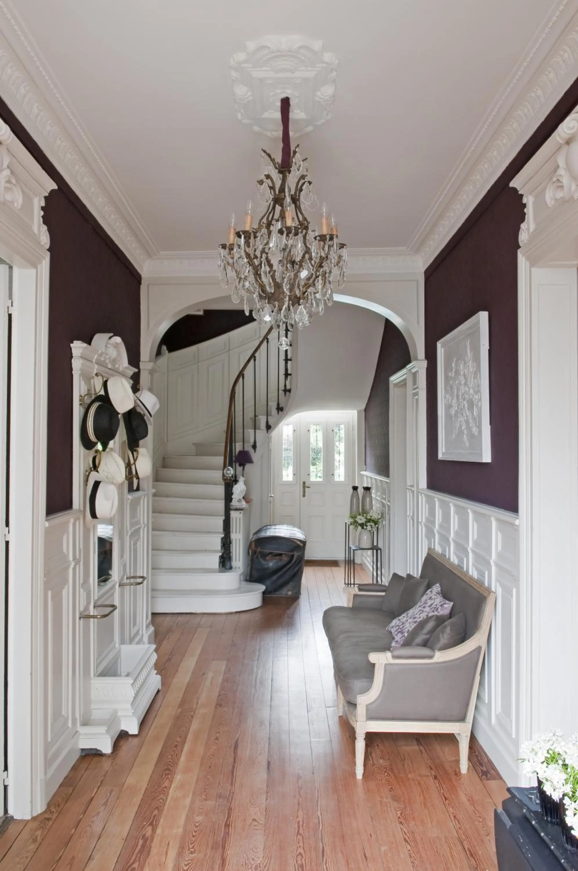 Lobby or reception in Chambres d'Hôtes Maison La Porte Rouge