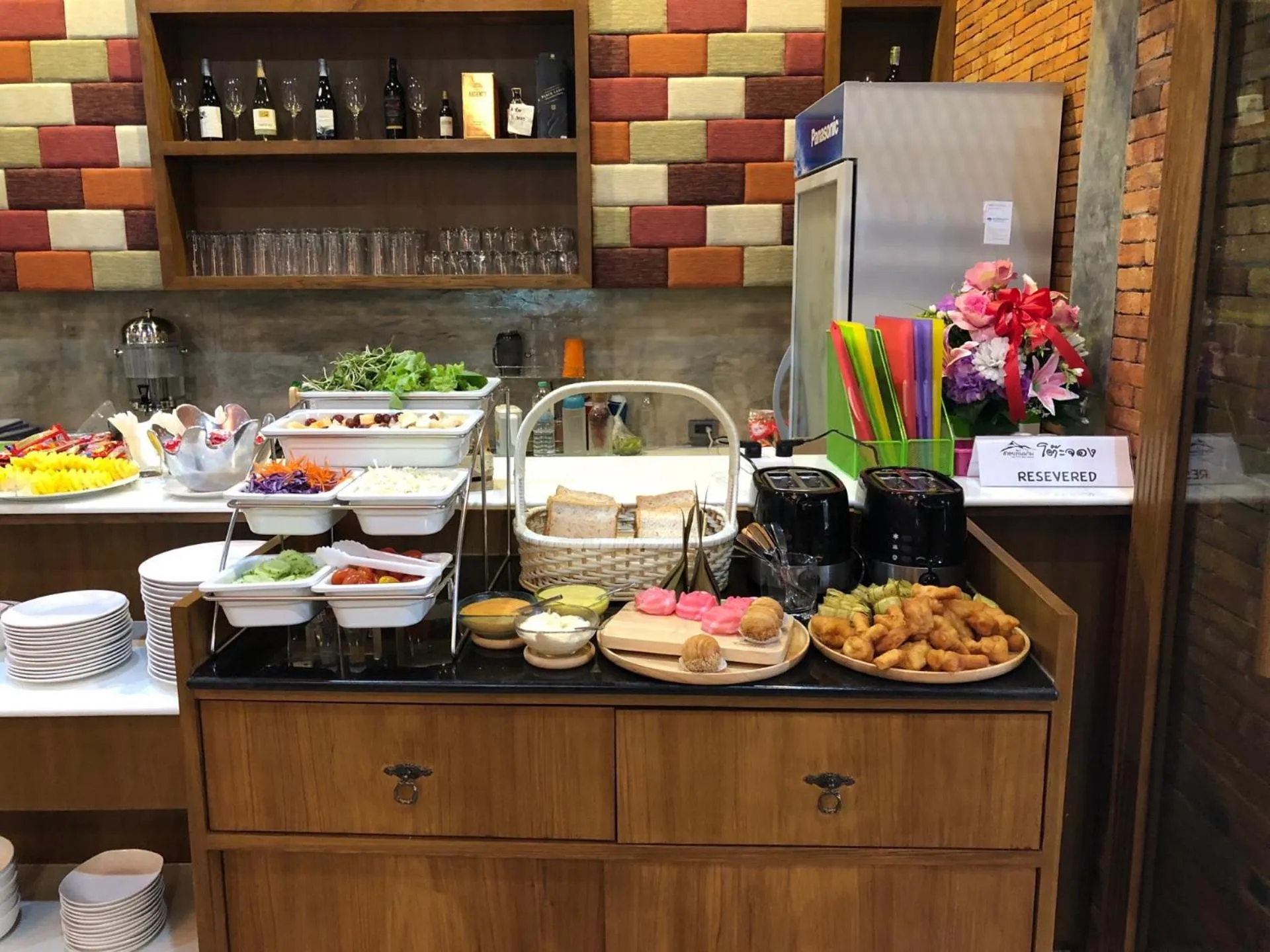 Breakfast in Doithinnan Resort