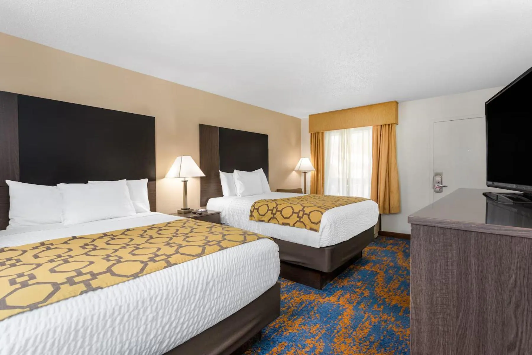 Queen Room with Two Queen Beds - Smoking in Baymont by Wyndham Tallahassee