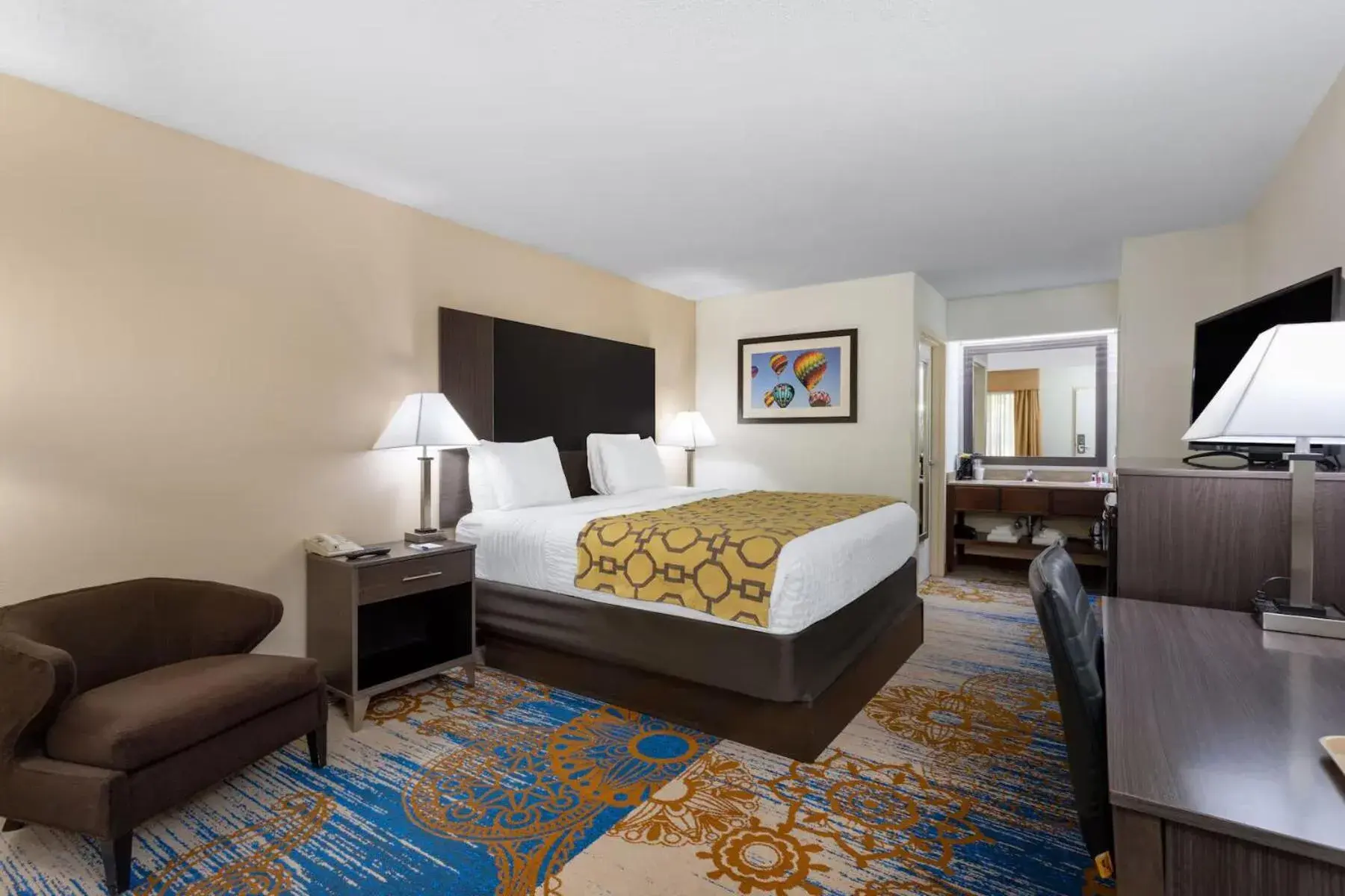 Standard King Room - Smoking in Baymont by Wyndham Tallahassee Standard King Room - Smoking in Baymont by Wyndham Tallahassee