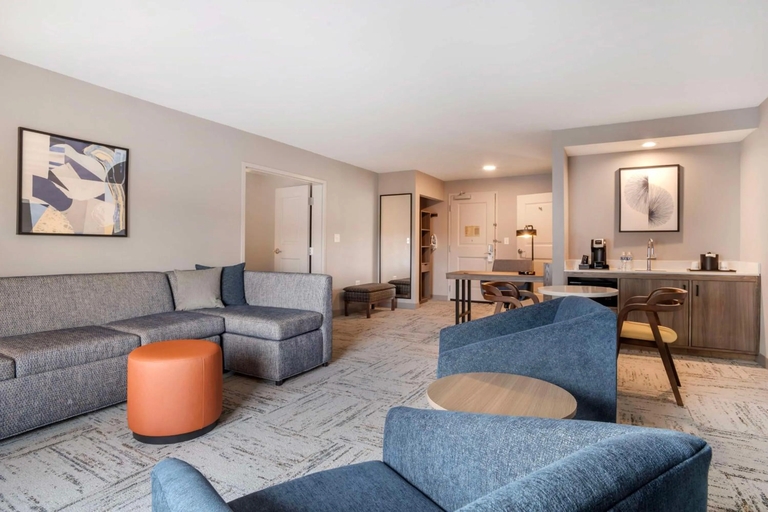 Living room in Hilton Garden Inn Charlotte/Concord