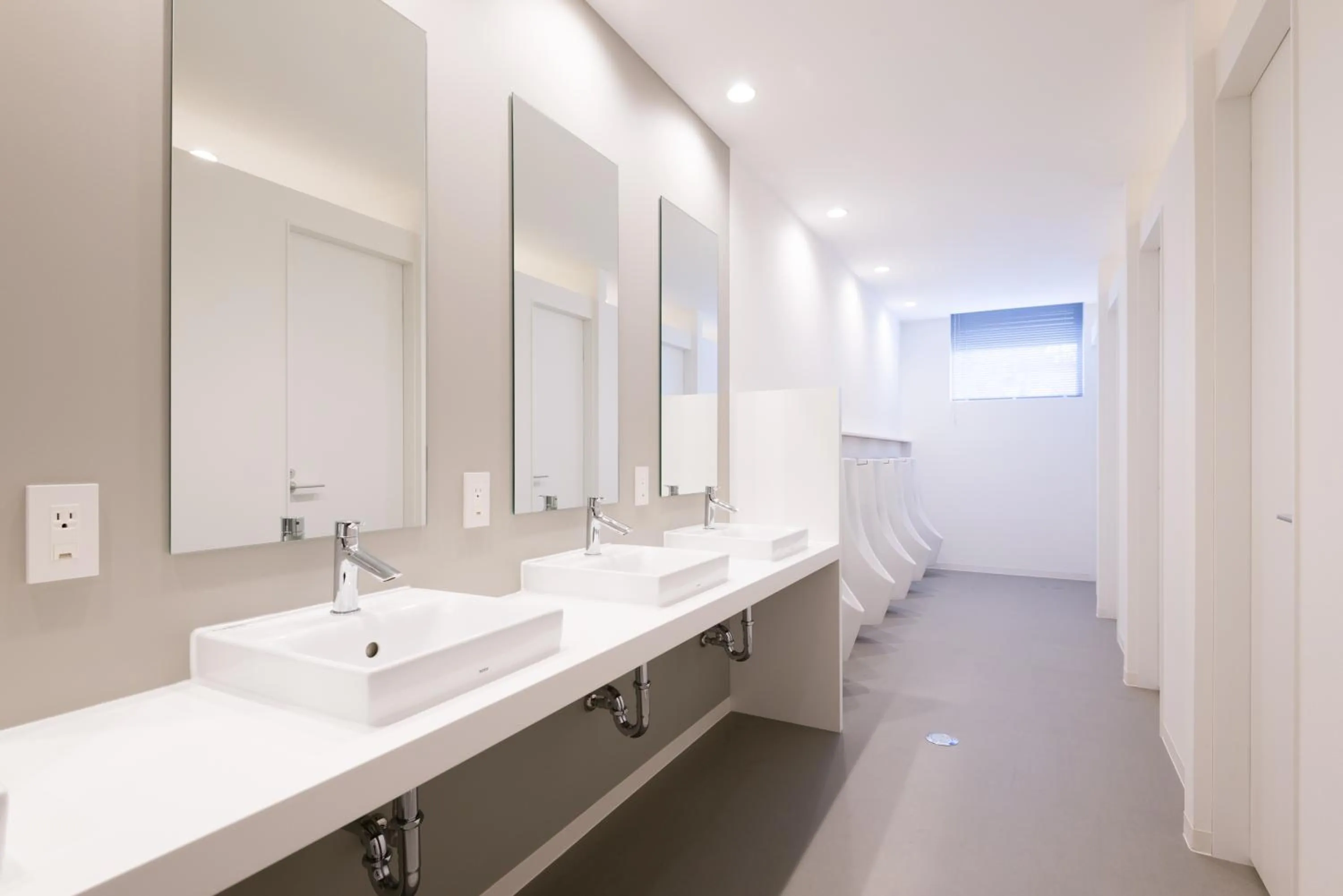 Bathroom in BON Hostel