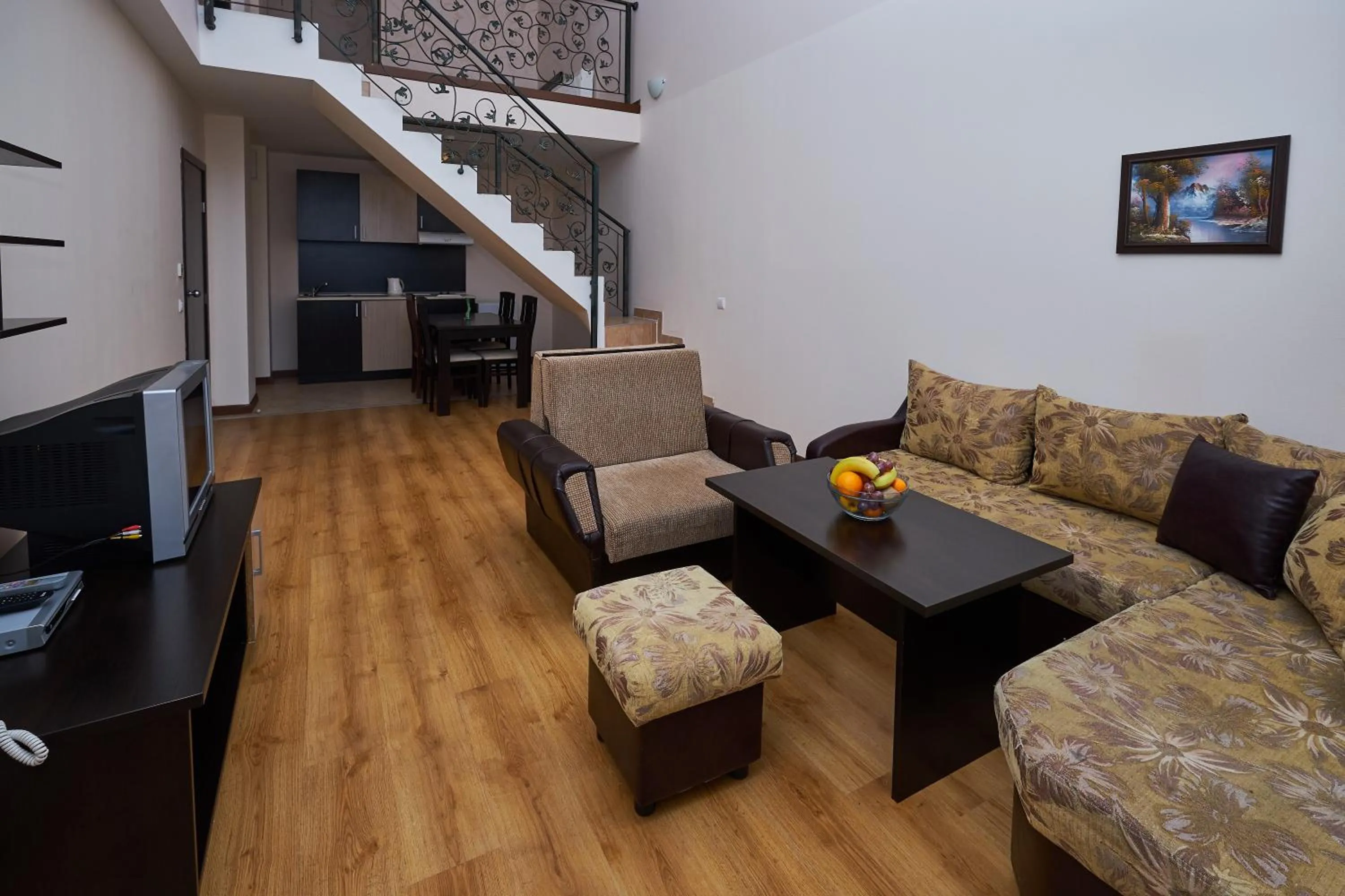 Kitchen or kitchenette in Sunrise Park Complex - Free Wellness