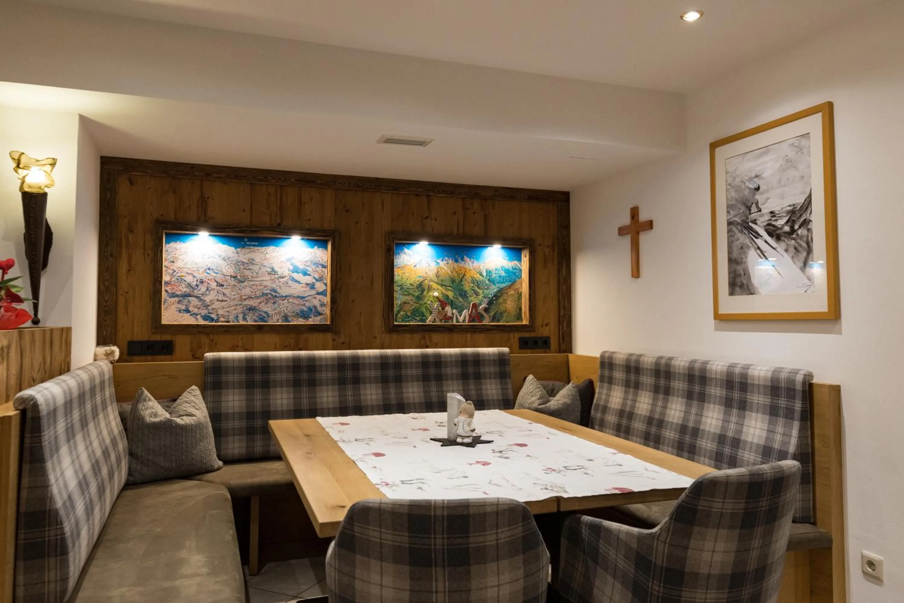 Lobby or reception in Arlen Lodge Hotel-Garni