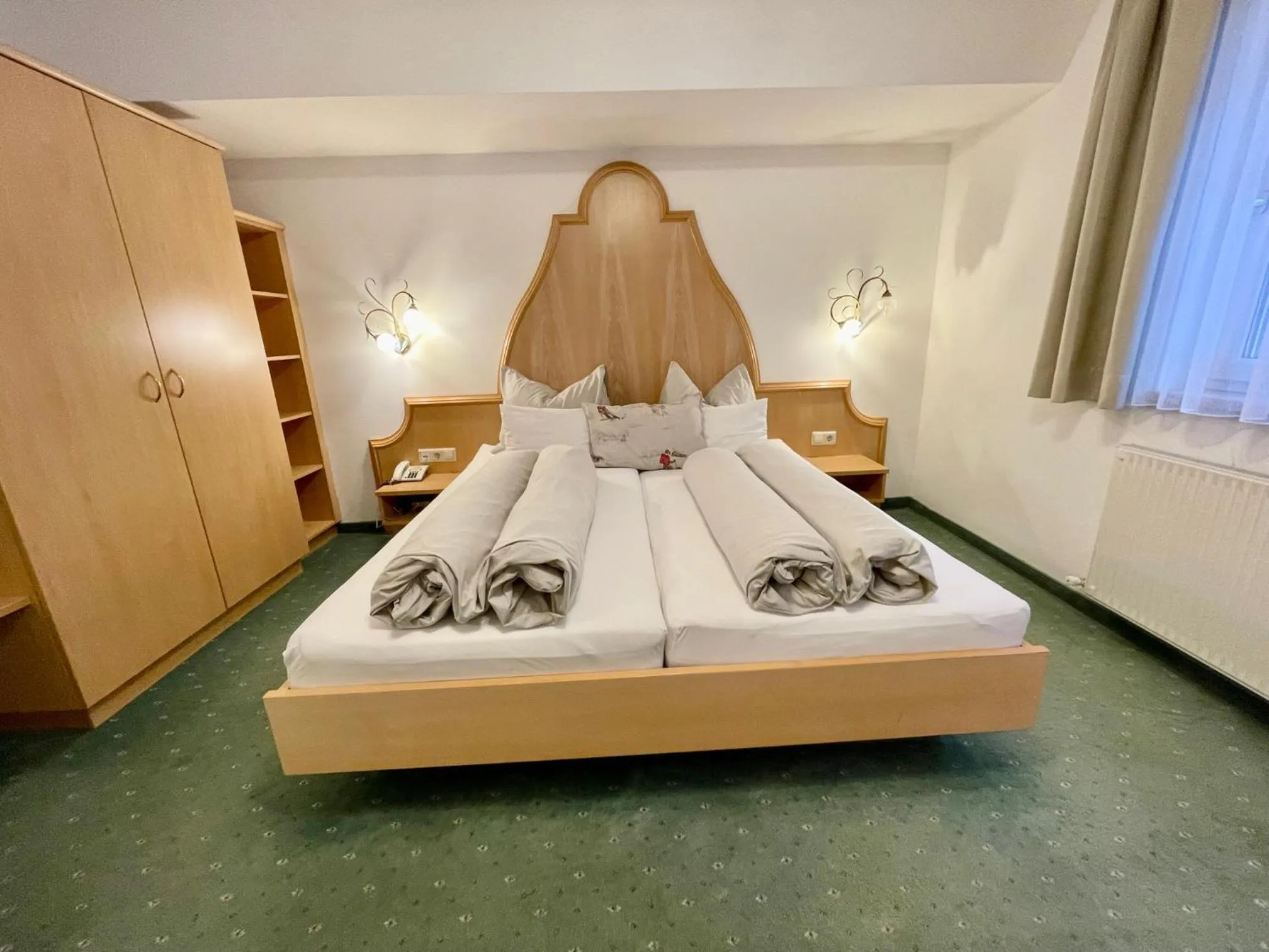 Bedroom, Bed in Arlen Lodge Hotel-Garni
