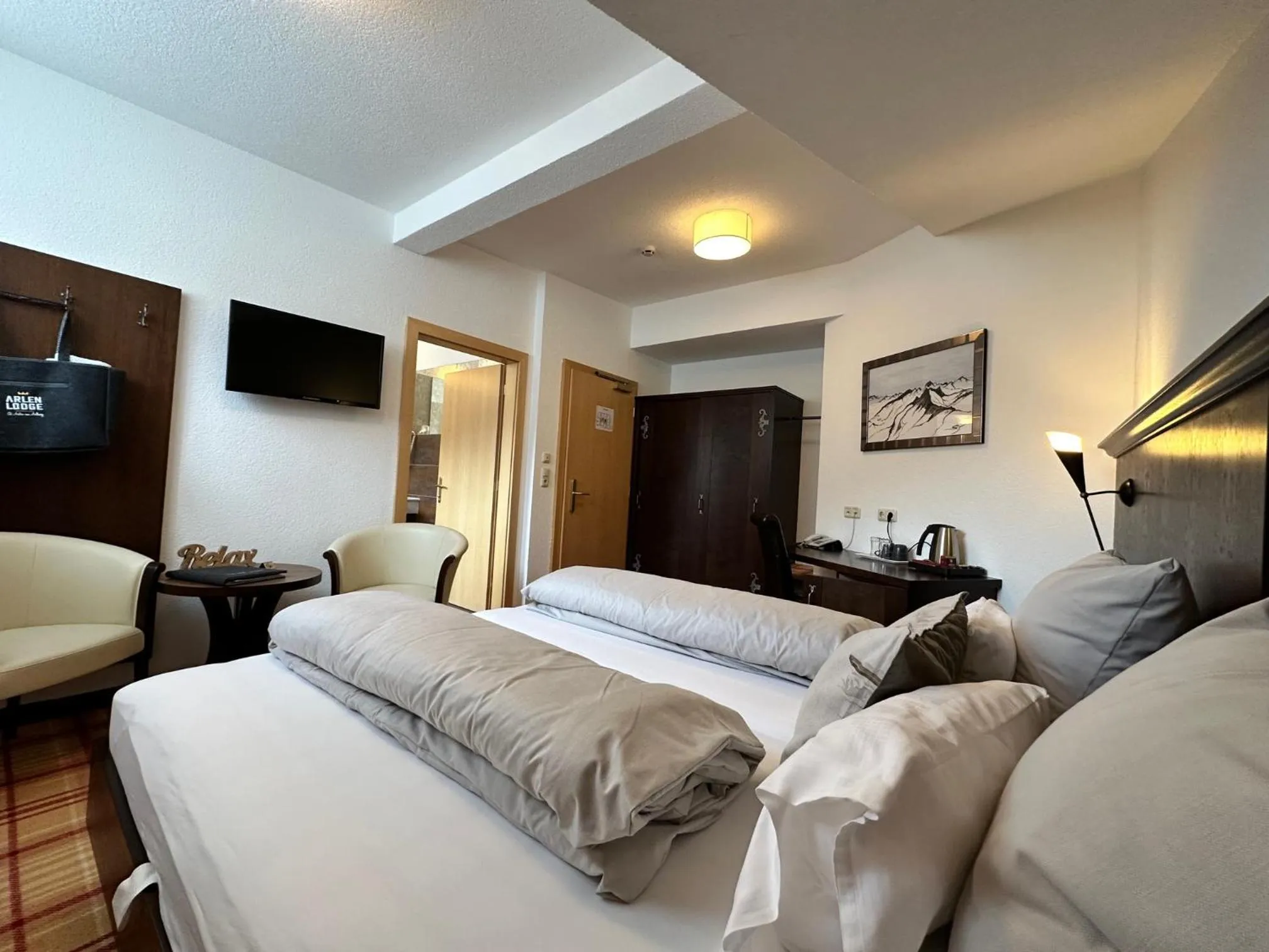 Bedroom, Bed in Arlen Lodge Hotel-Garni