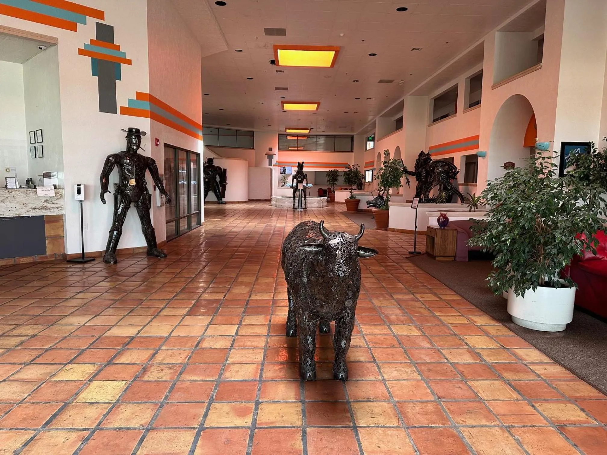 Property building in Howard Johnson by Wyndham Gallup